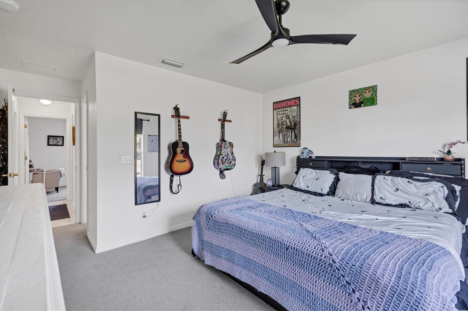 Image 23 of 53 For 230 Rotonda Boulevard W