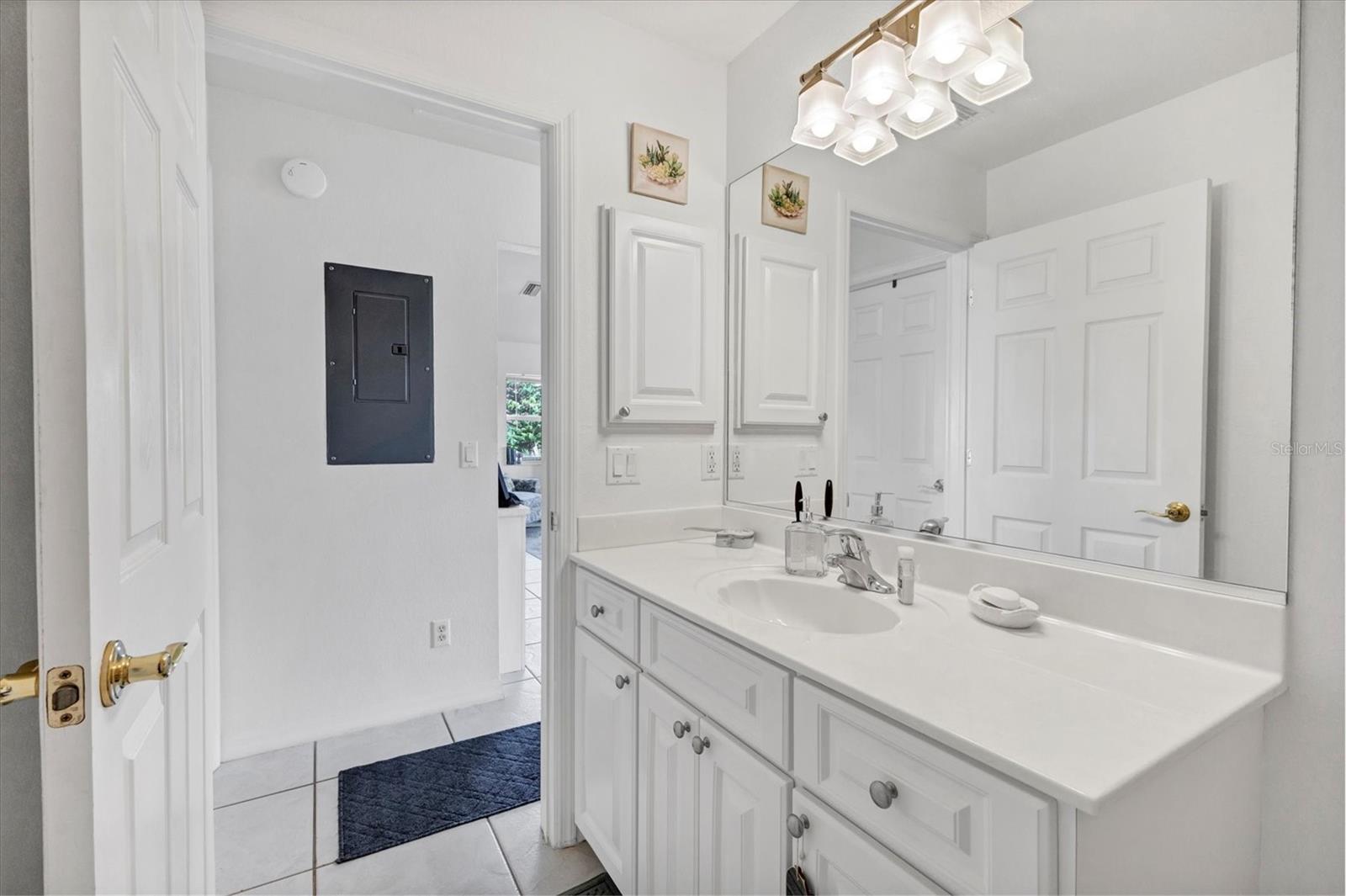 Image 28 of 53 For 230 Rotonda Boulevard W