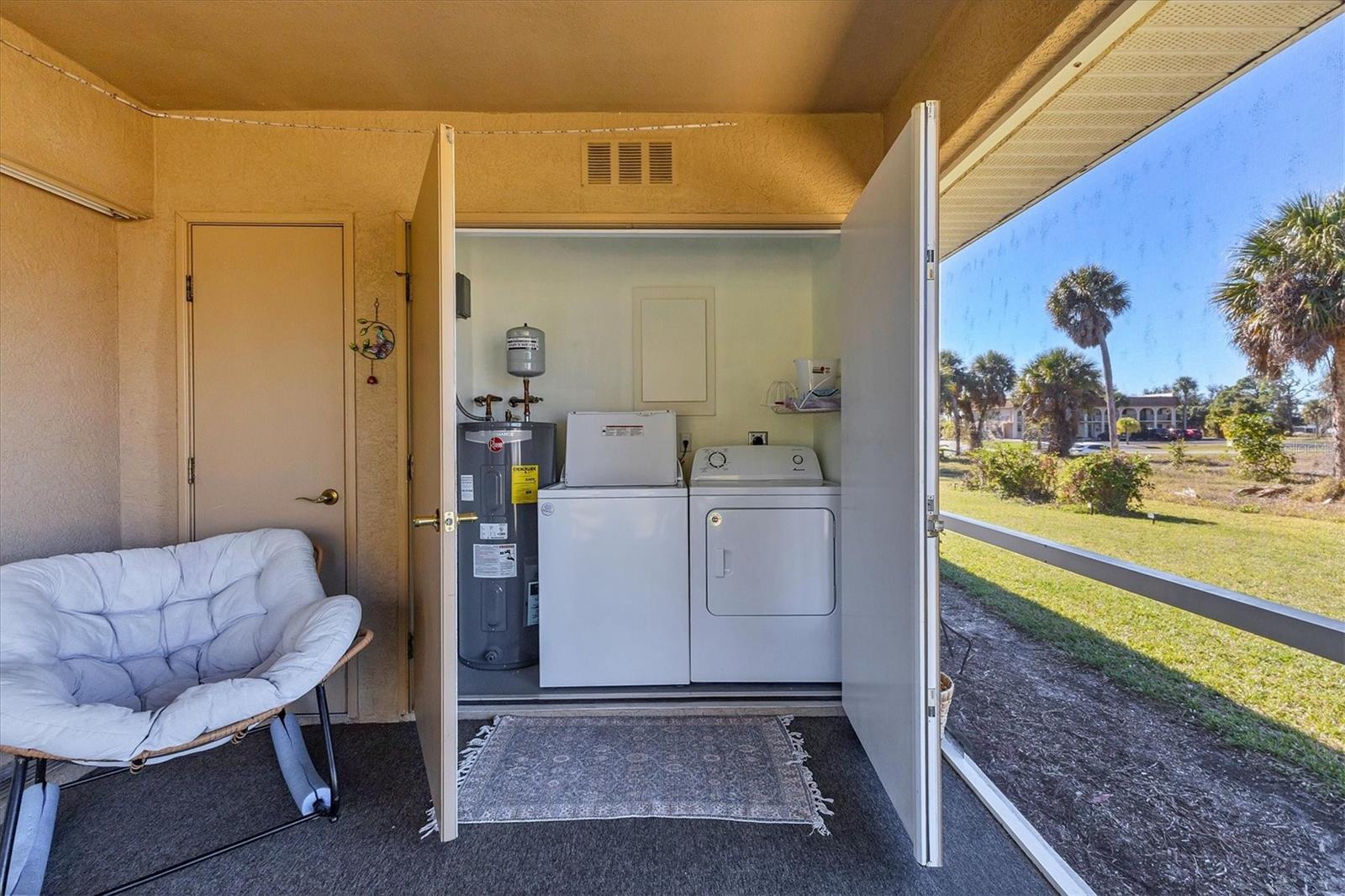 Image 30 of 53 For 230 Rotonda Boulevard W