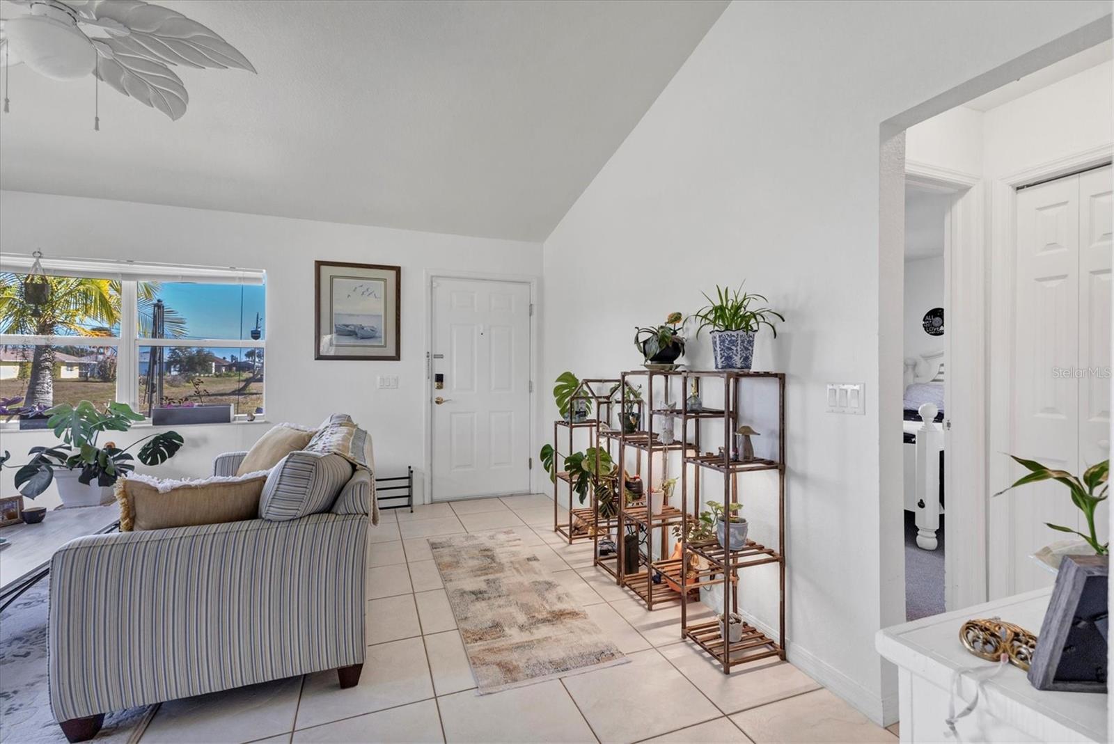 Image 9 of 53 For 230 Rotonda Boulevard W