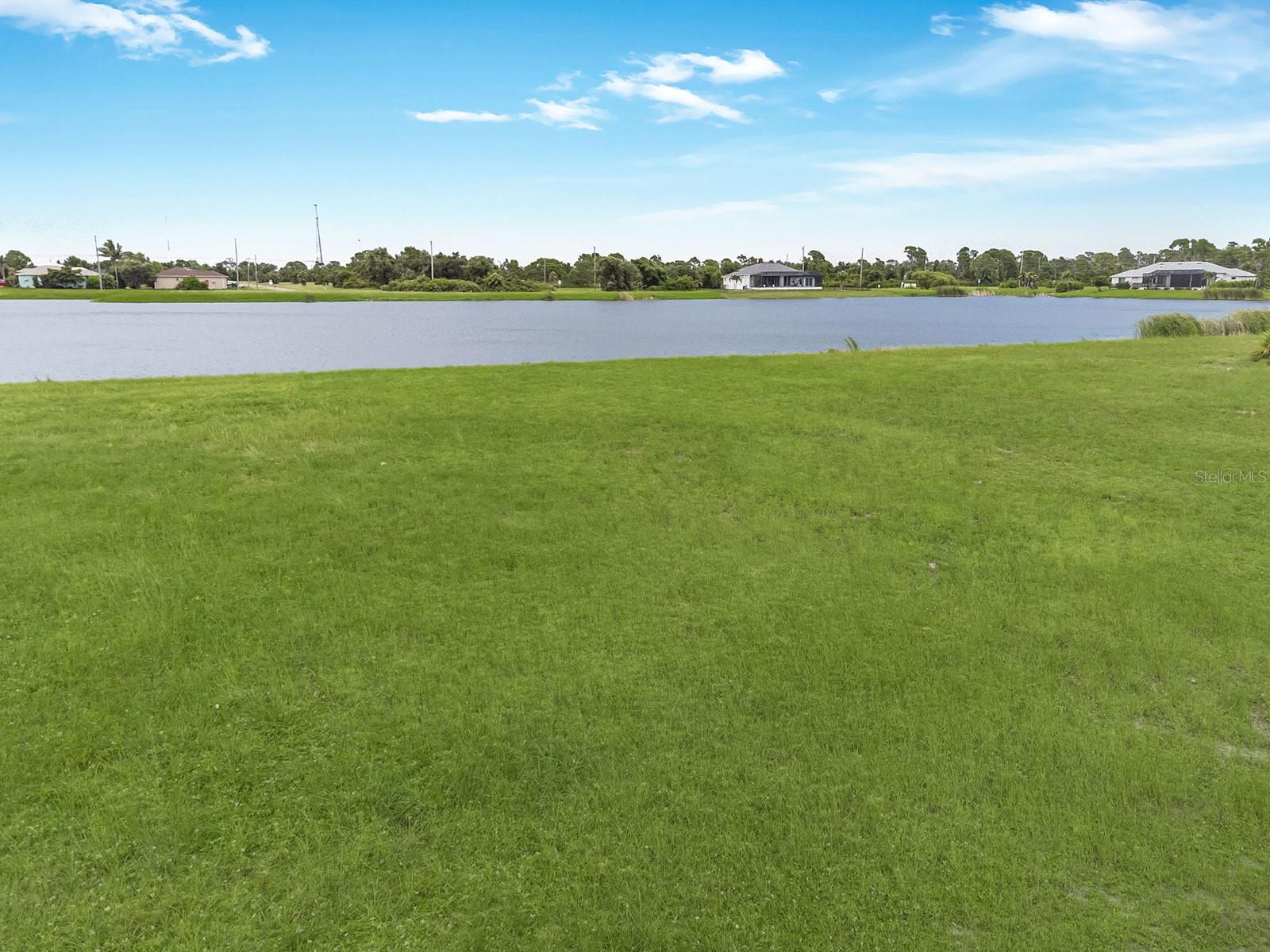 Image 19 of 40 For 24 Windward Lane