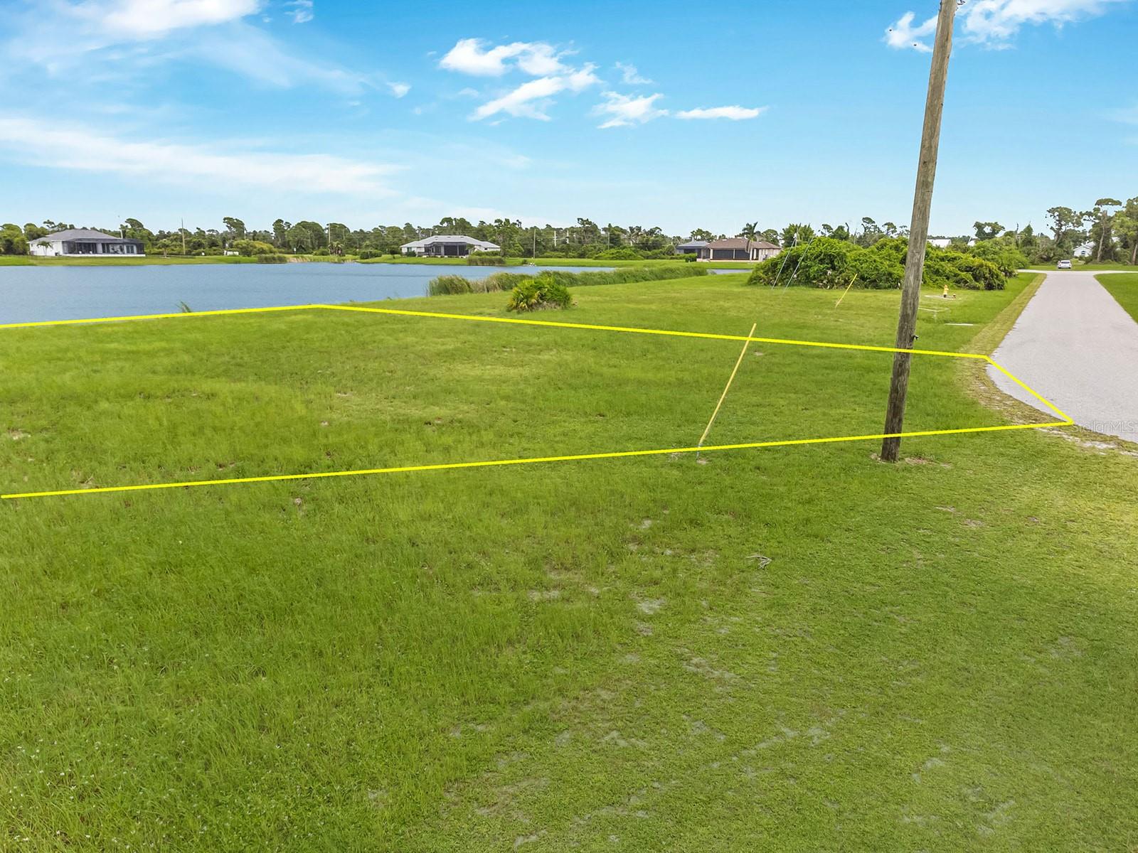 Image 20 of 40 For 24 Windward Lane