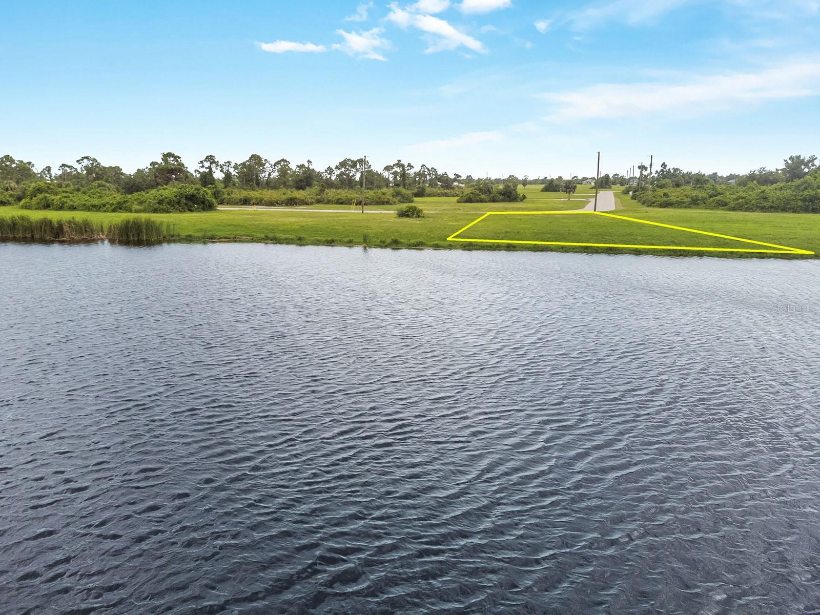 Image 24 of 40 For 24 Windward Lane