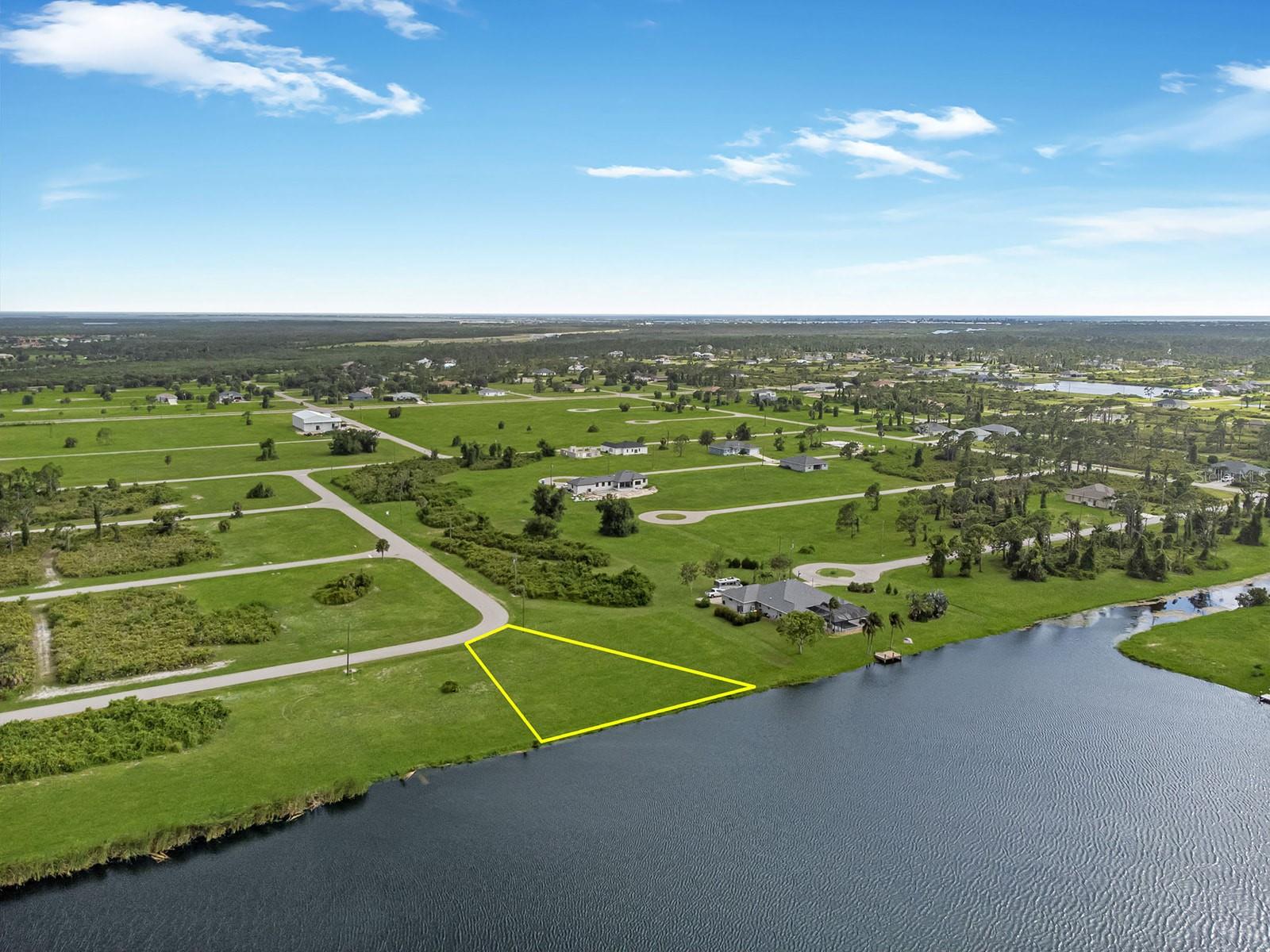 Image 6 of 40 For 24 Windward Lane