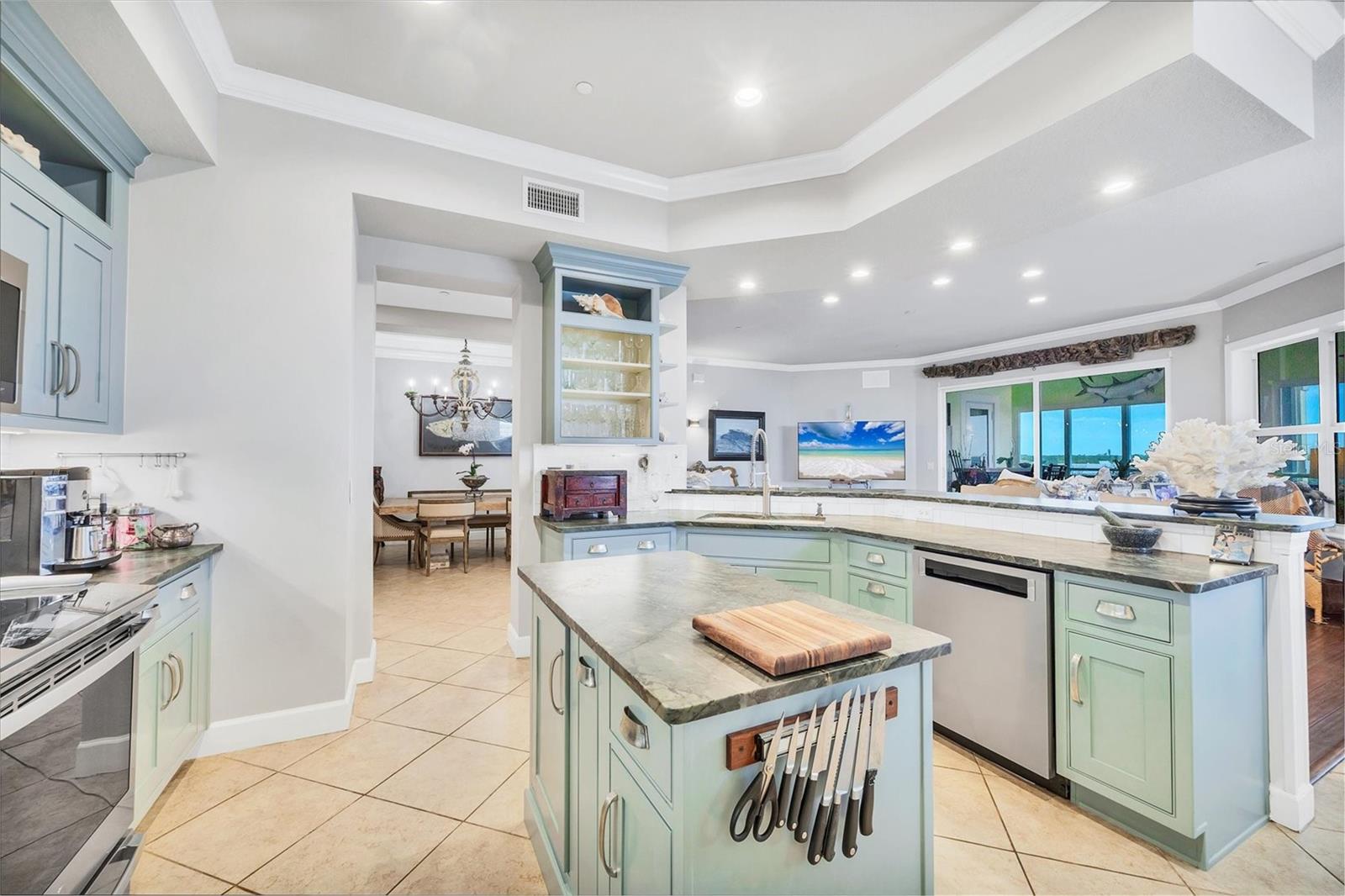 Image 17 of 49 For 8571 Amberjack Circle 402