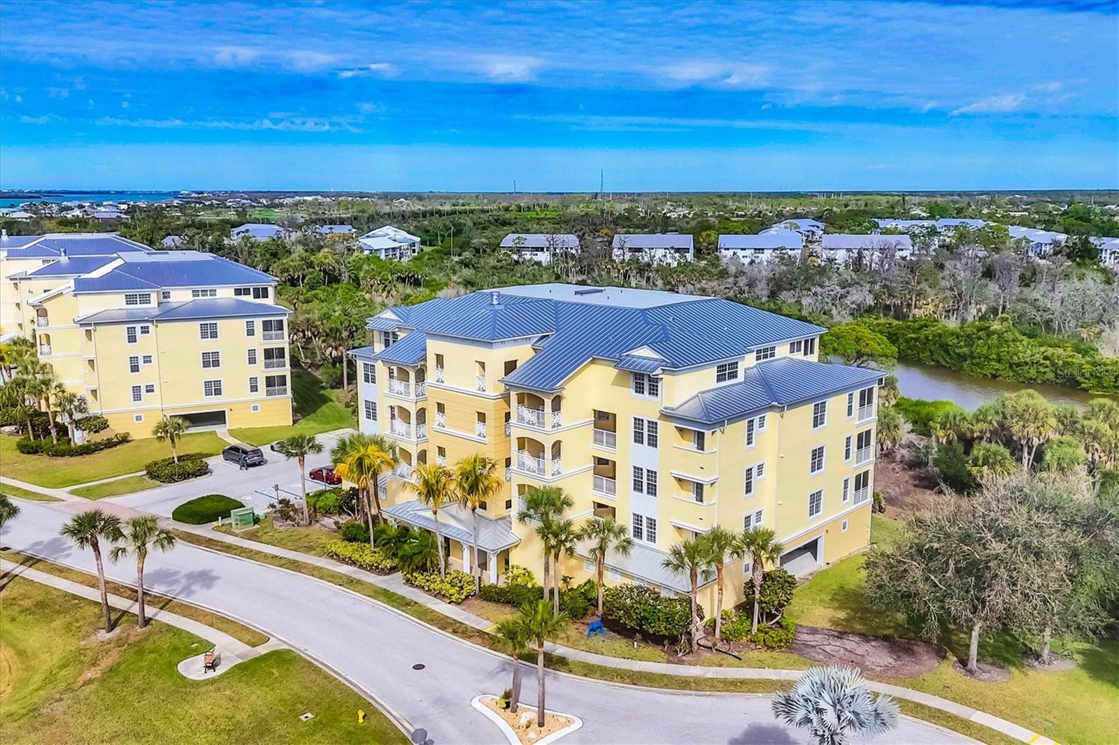 Image 5 of 49 For 8571 Amberjack Circle 402