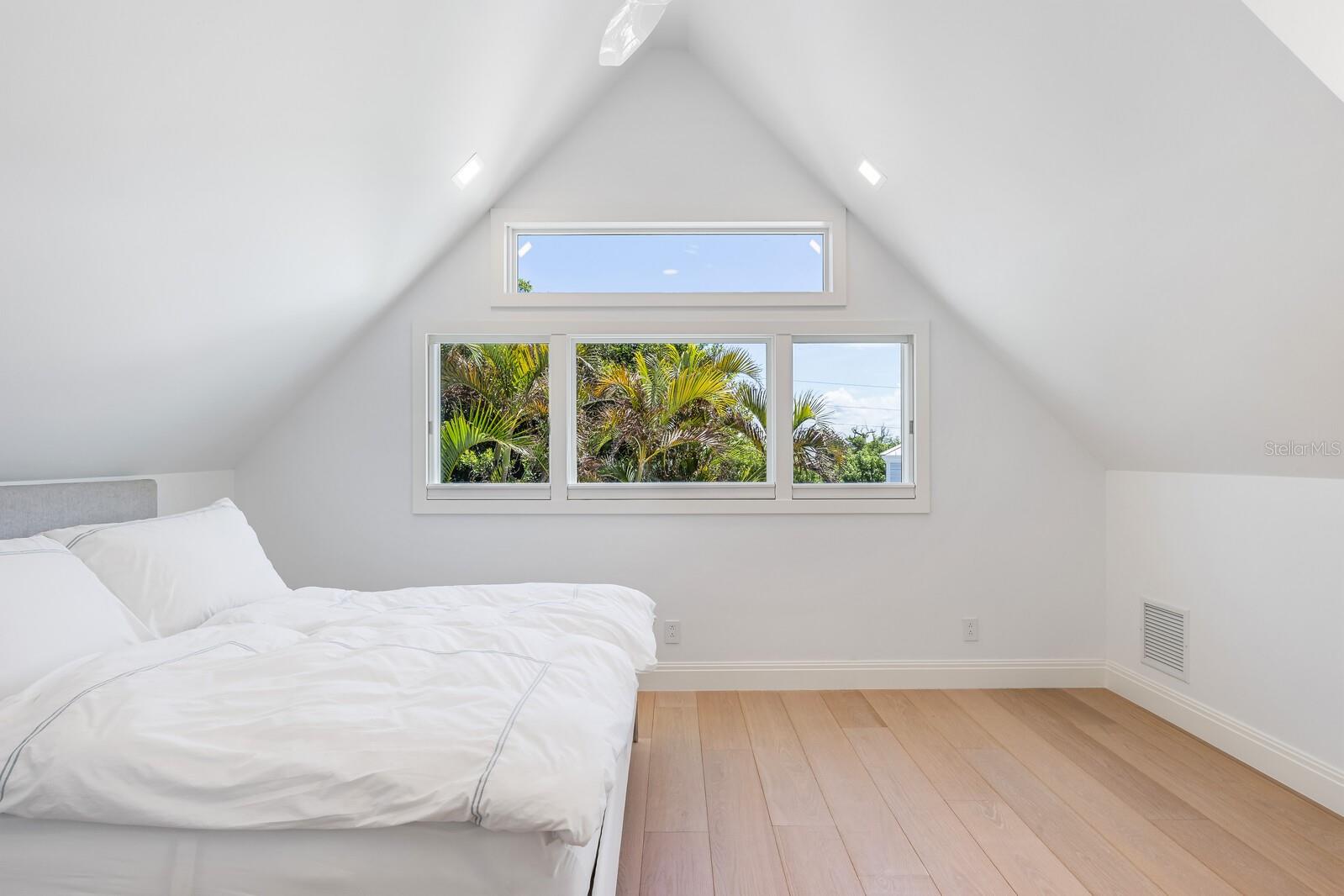 Image 22 of 52 For 2021 20th Street W