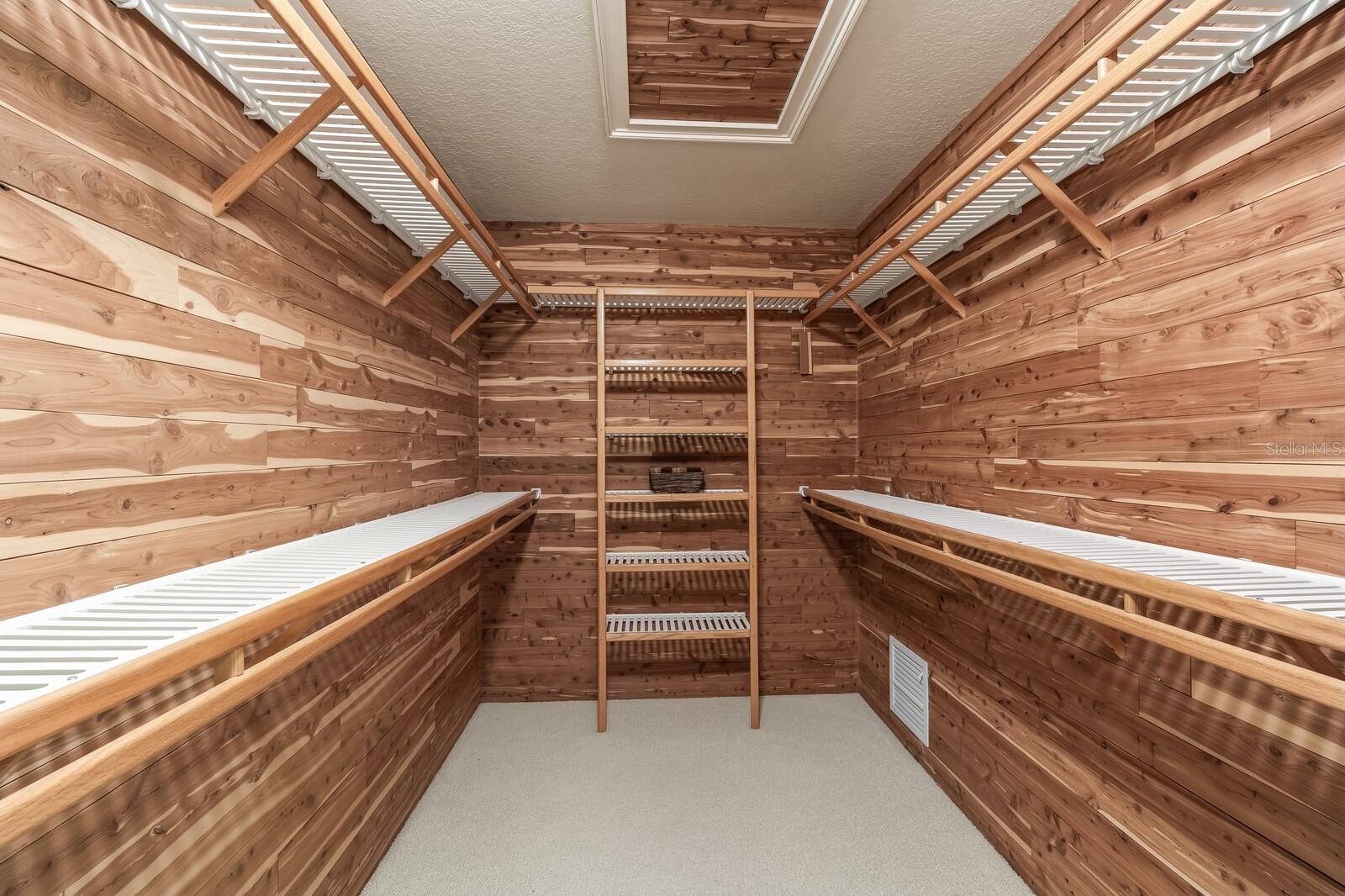 Image 19 of 43 For 55 Spyglass Alley