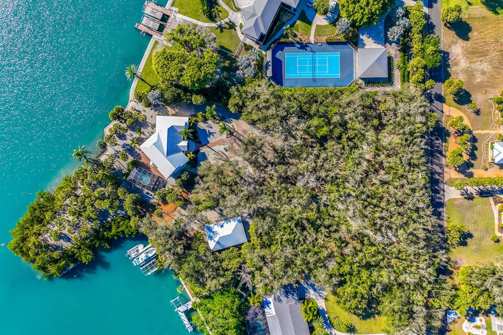 Image 32 of 43 For 55 Spyglass Alley