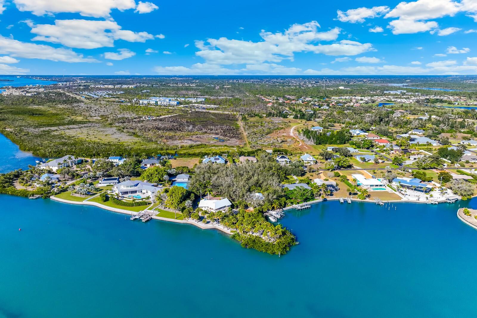 Image 33 of 43 For 55 Spyglass Alley