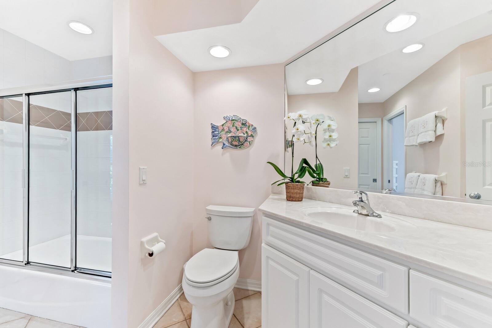 Image 12 of 43 For 801 South Harbor Drive