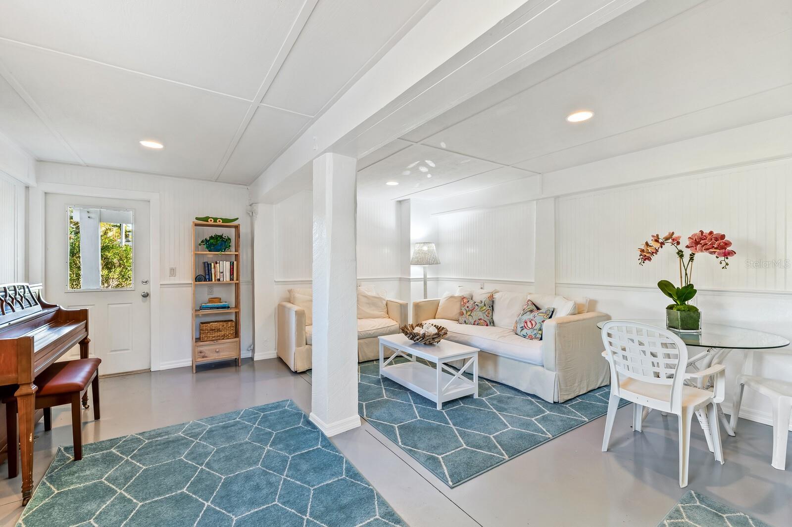 Image 17 of 43 For 801 South Harbor Drive