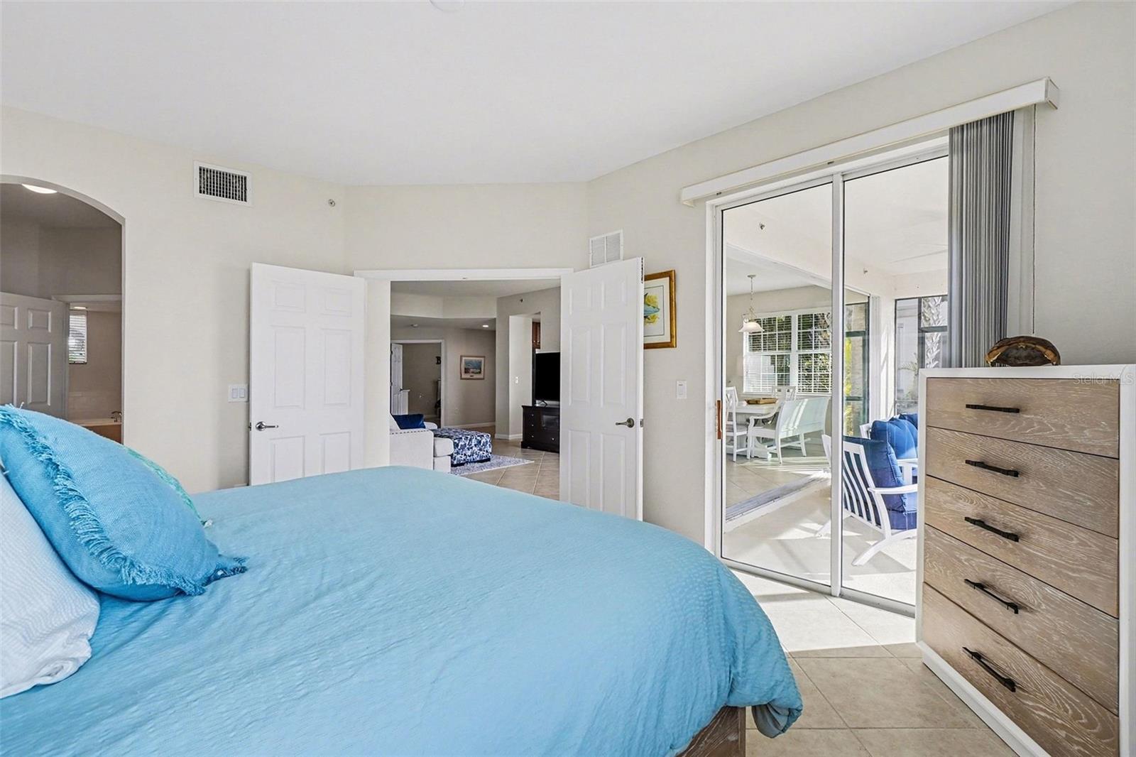 Image 17 of 53 For 4728 Club Drive 101