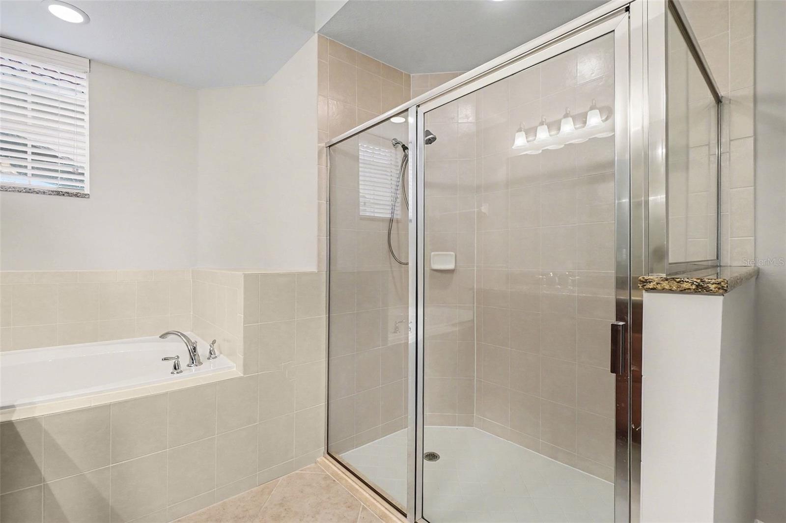 Image 18 of 53 For 4728 Club Drive 101