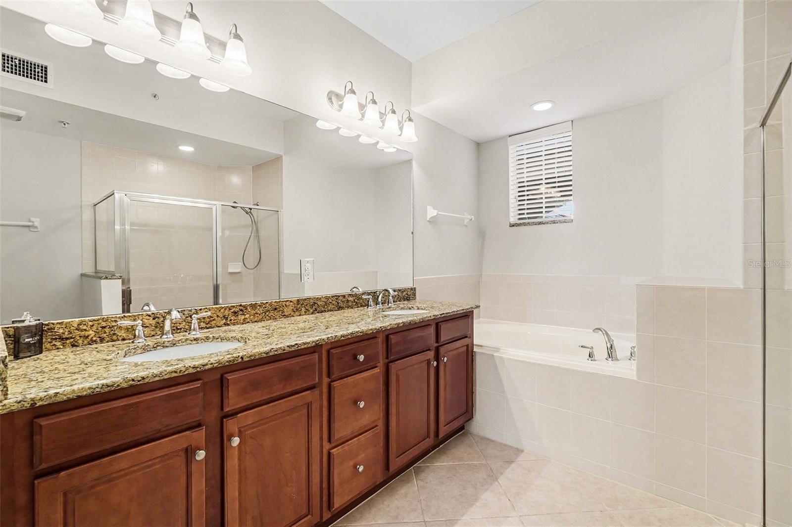 Image 19 of 53 For 4728 Club Drive 101