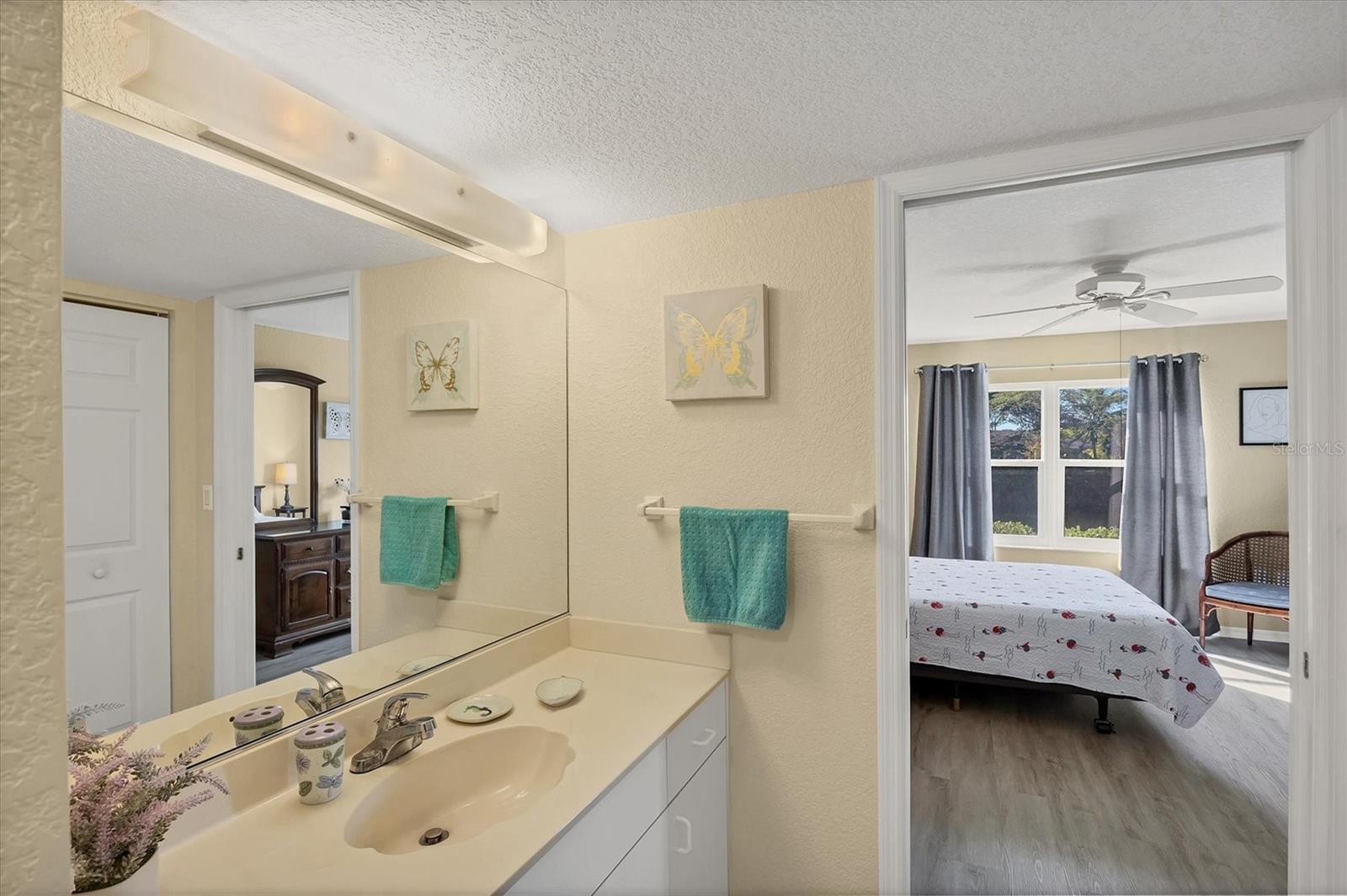 Image 16 of 30 For 5725 Greenwood Avenue 5103