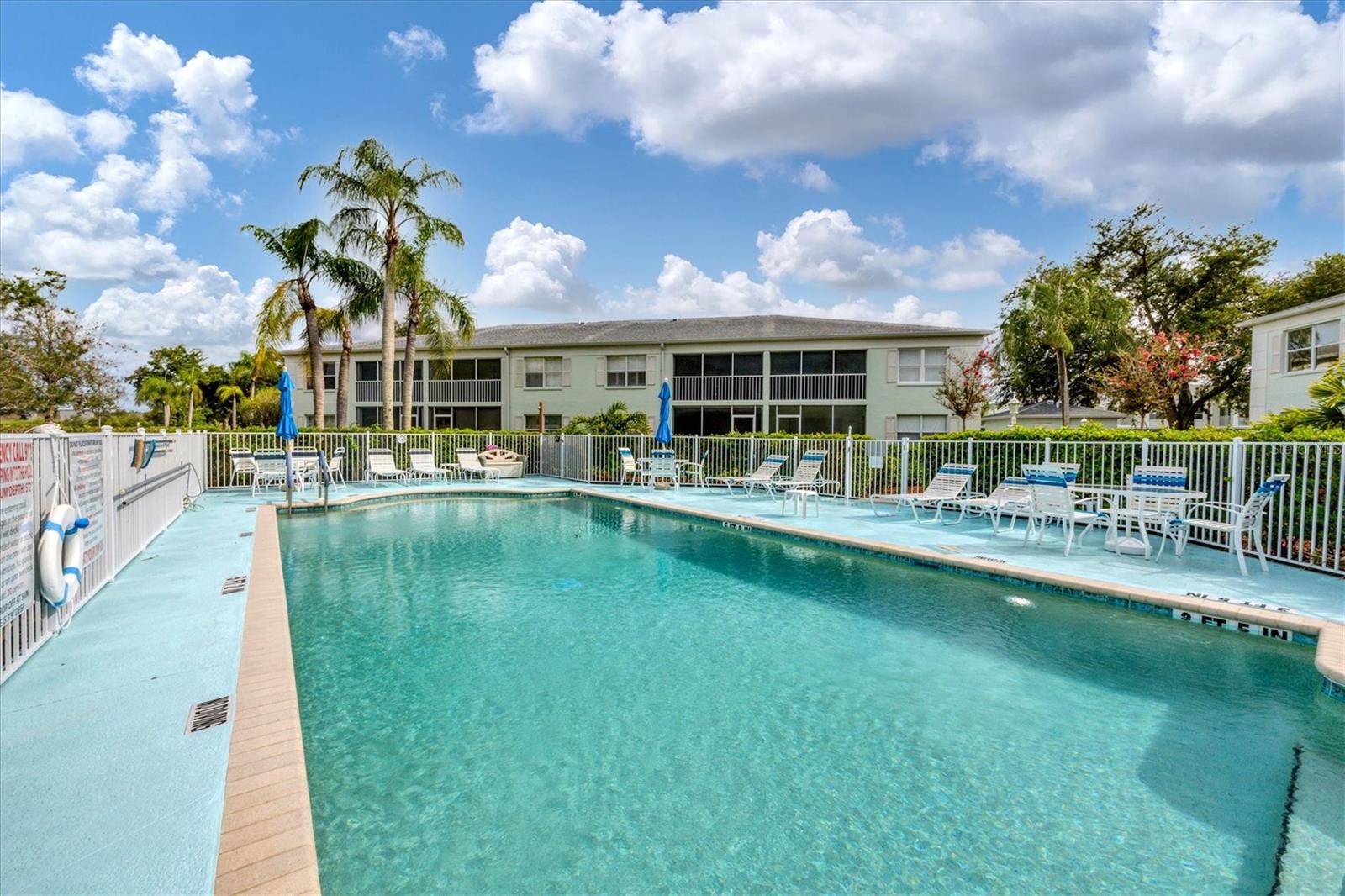 Image 28 of 30 For 5725 Greenwood Avenue 5103