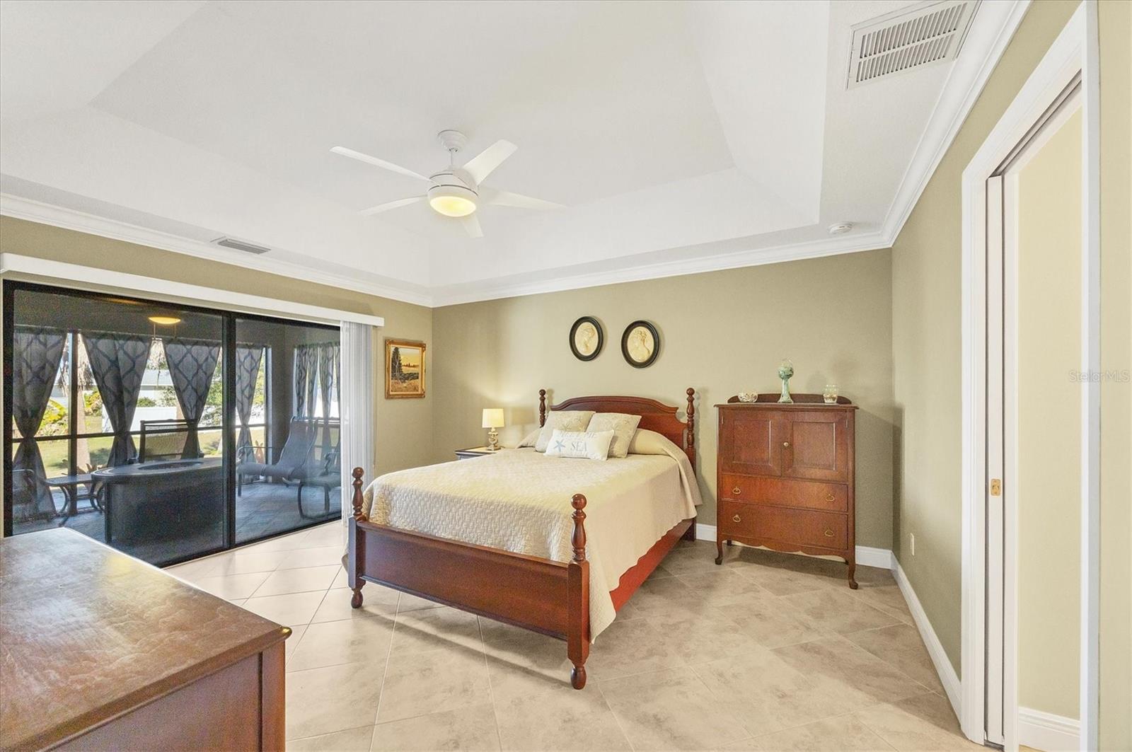 Image 13 of 52 For 10084 Topsail Avenue