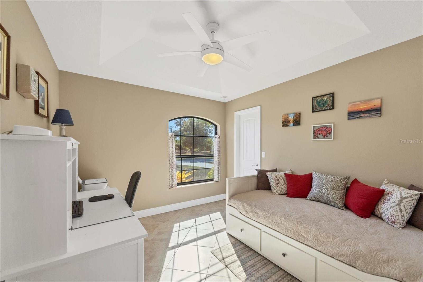 Image 21 of 52 For 10084 Topsail Avenue