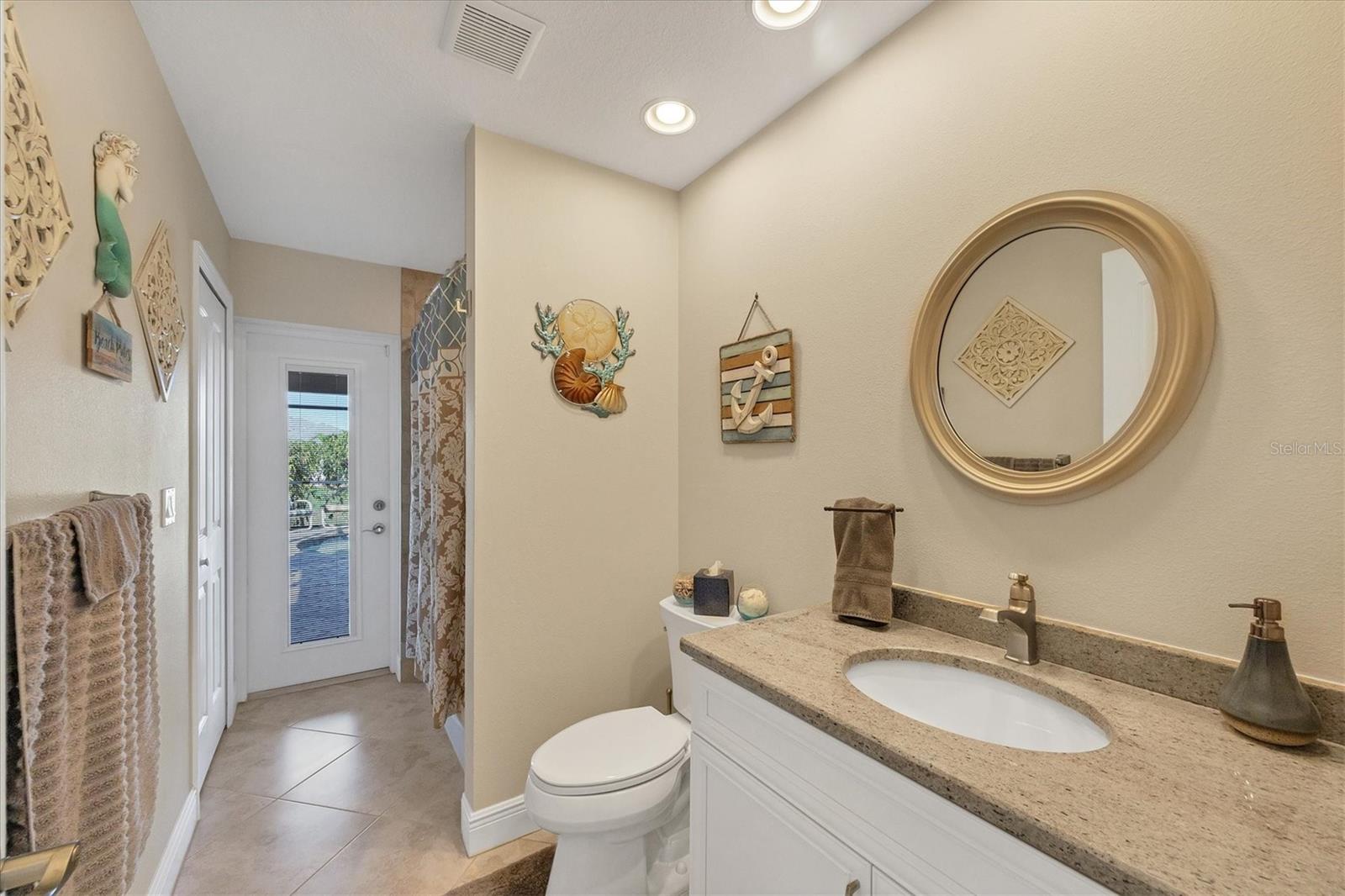 Image 22 of 52 For 10084 Topsail Avenue