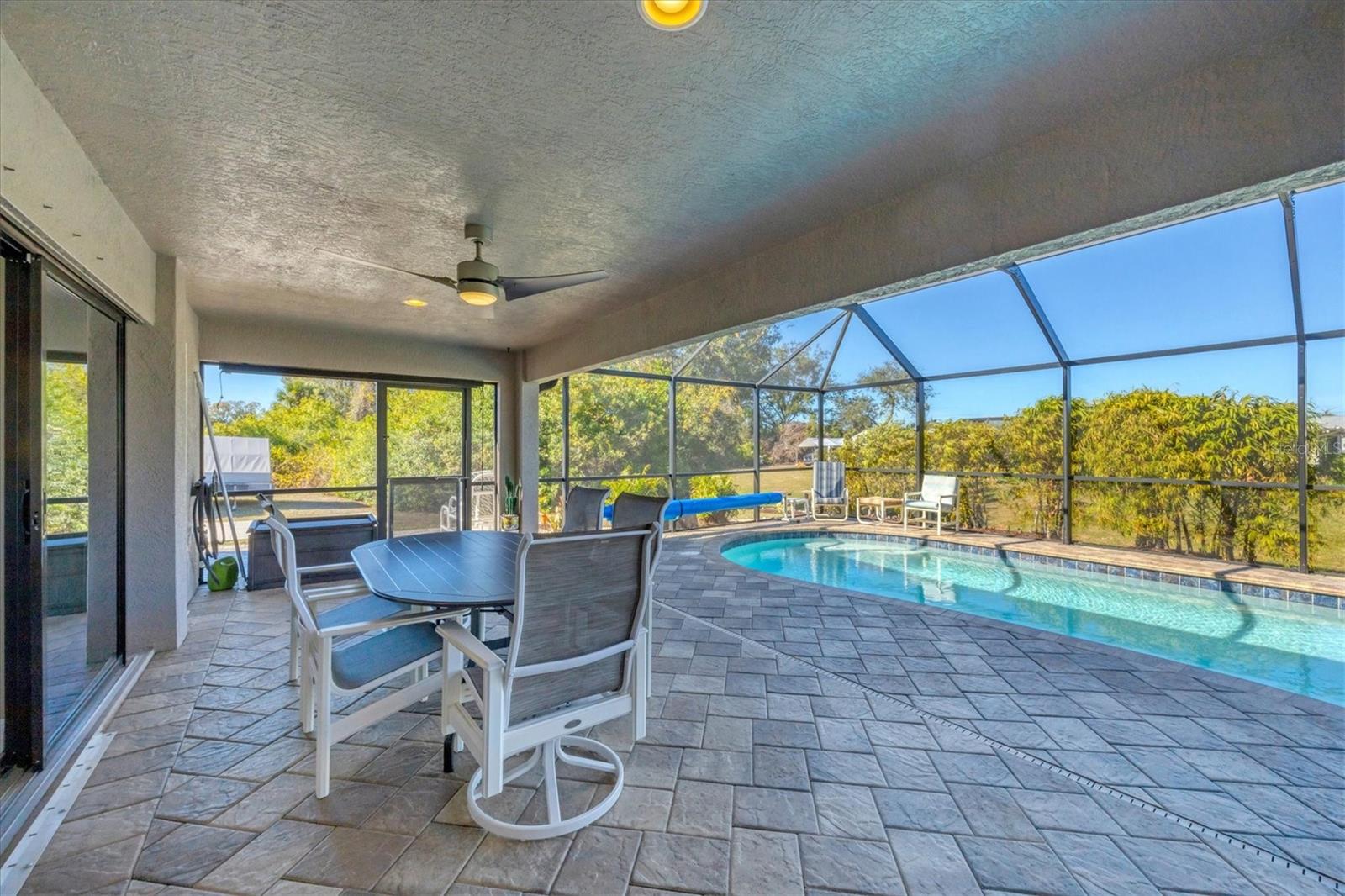 Image 27 of 52 For 10084 Topsail Avenue