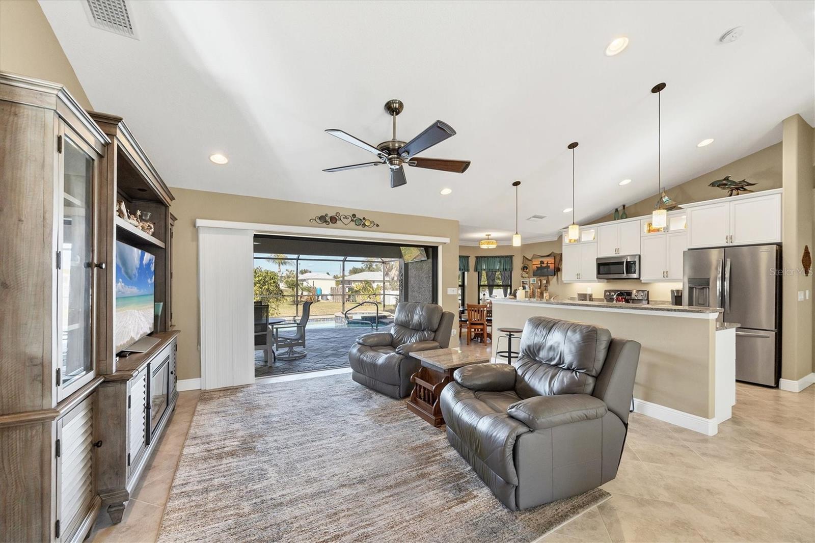 Image 5 of 52 For 10084 Topsail Avenue