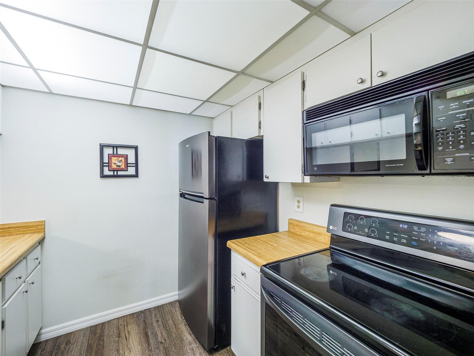 Image 15 of 36 For 3235 Beneva Road 101