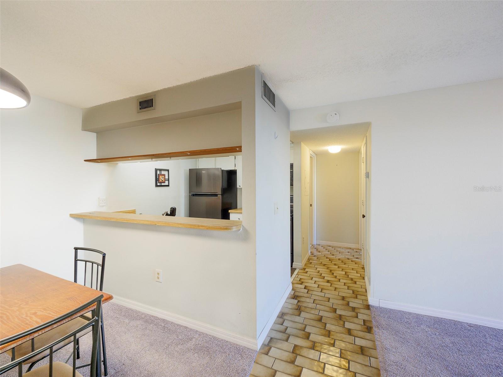 Image 3 of 36 For 3235 Beneva Road 101