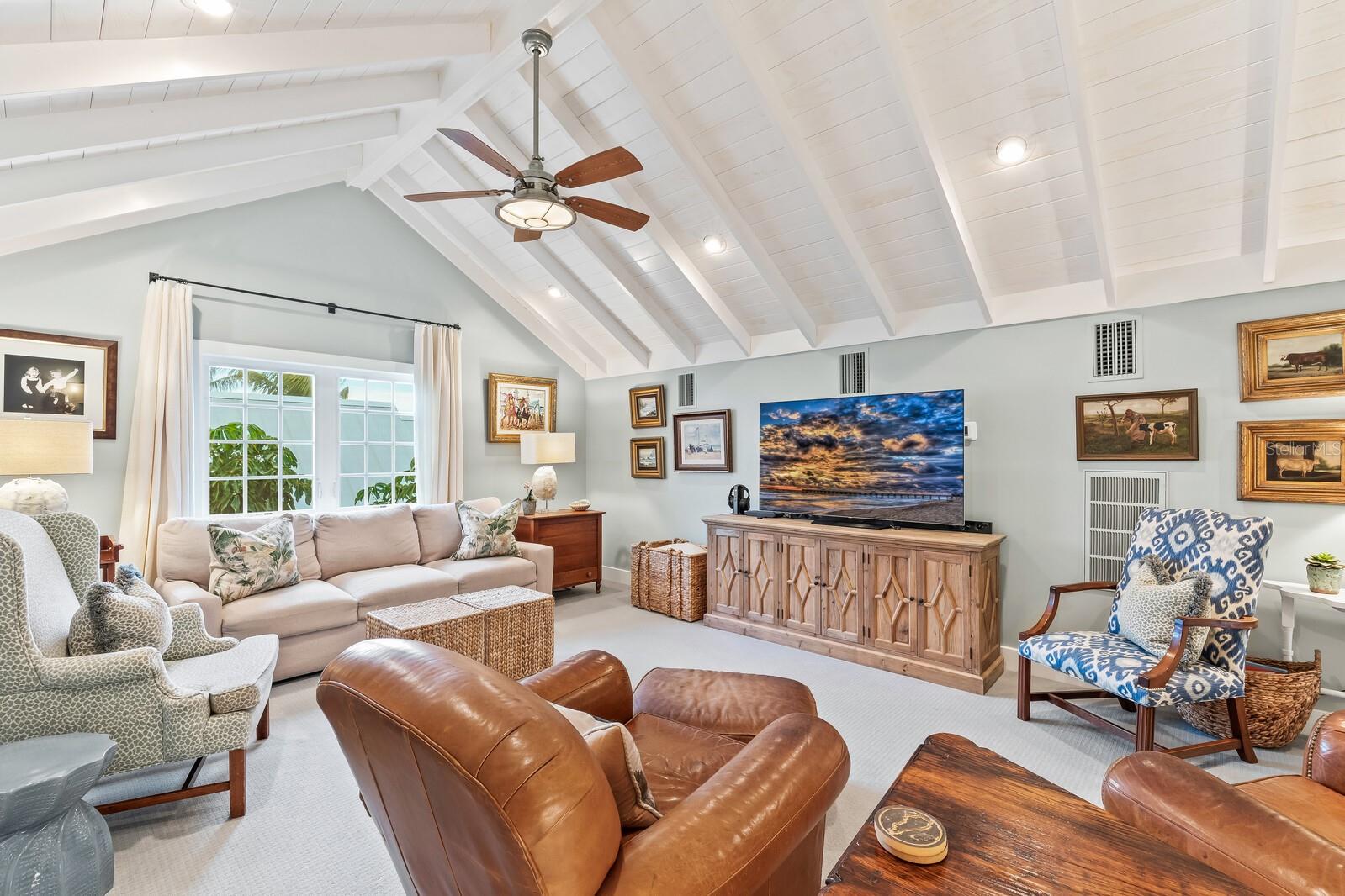 Image 21 of 36 For 760 Railroad Avenue