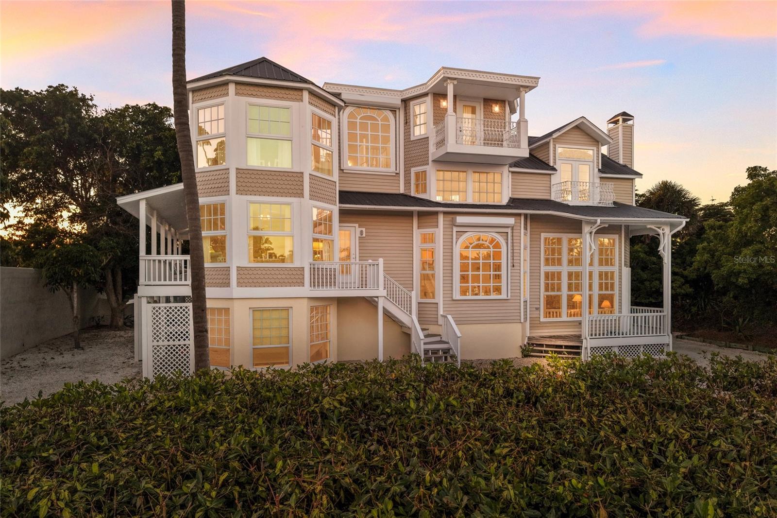 Image 10 of 54 For 1660 16th Street E