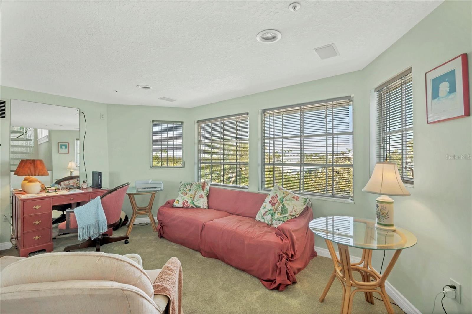 Image 31 of 54 For 1660 16th Street E