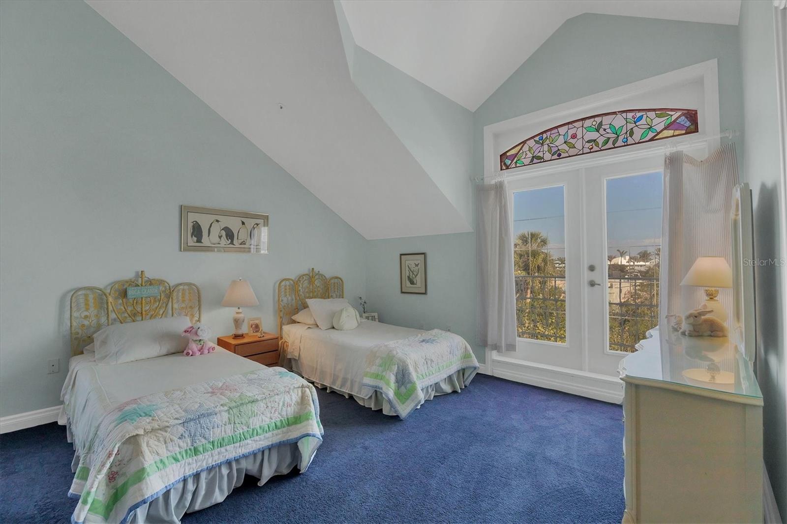 Image 35 of 54 For 1660 16th Street E