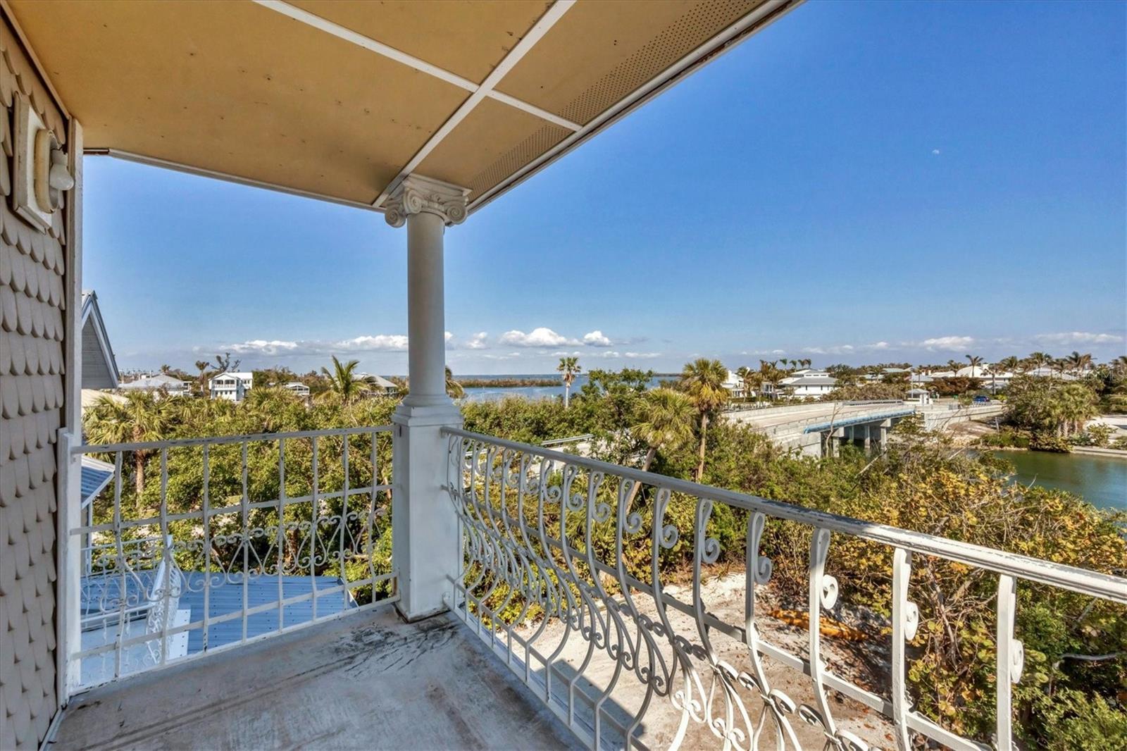 Image 40 of 54 For 1660 16th Street E