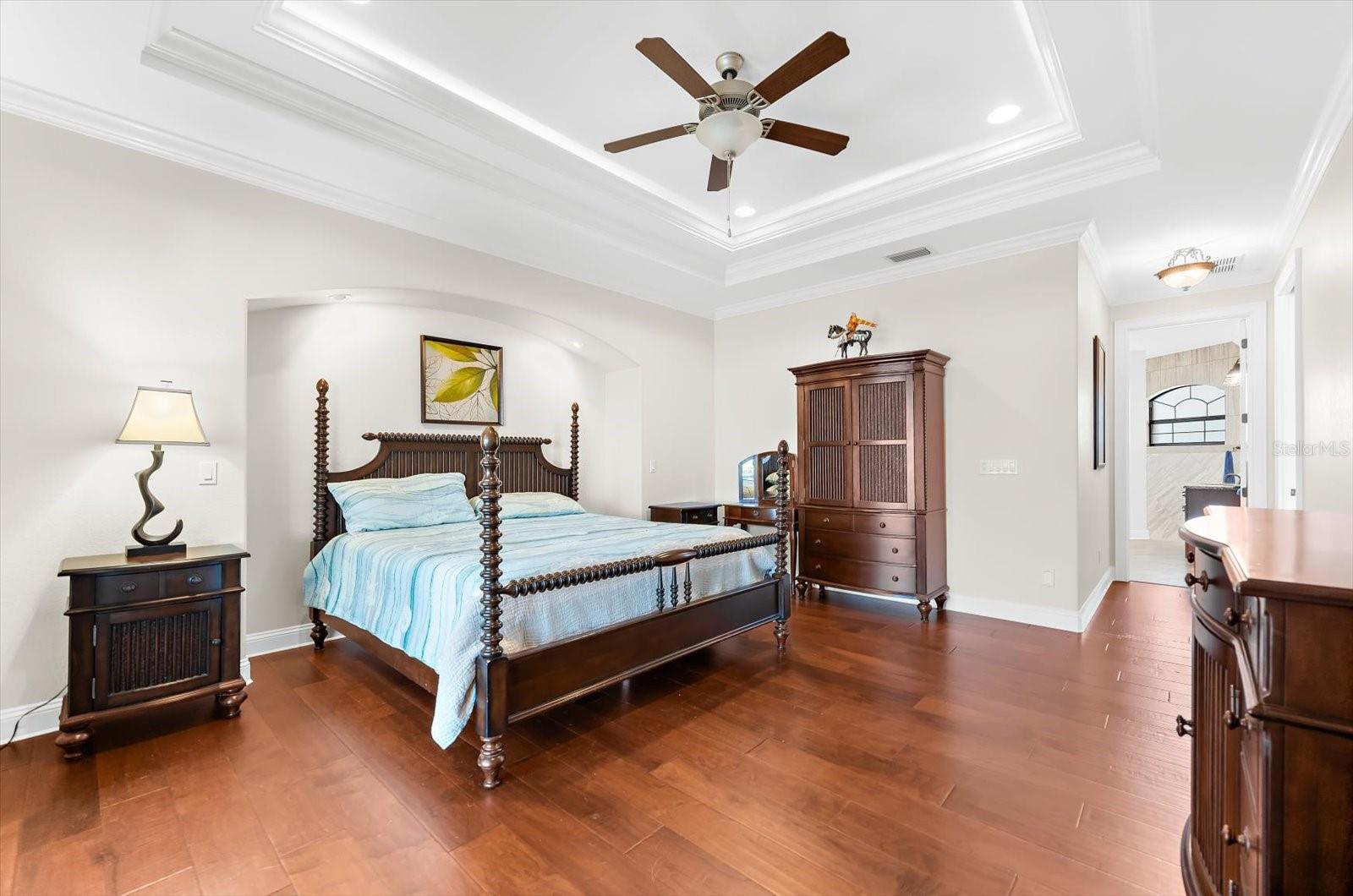 Image 21 of 57 For 9614 Shelburne Circle