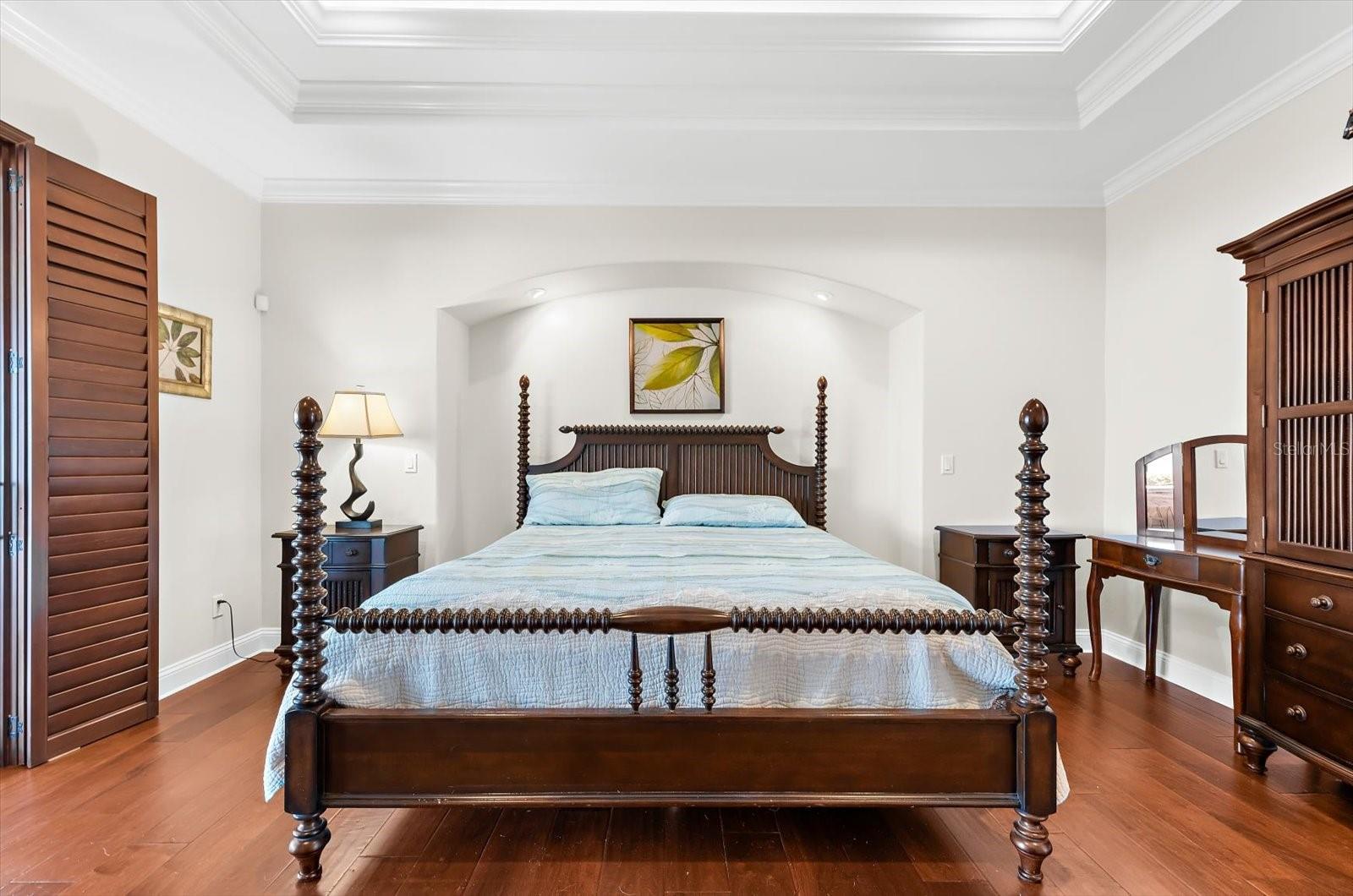 Image 22 of 57 For 9614 Shelburne Circle