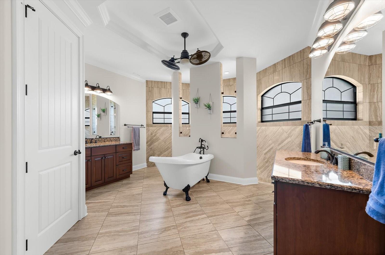 Image 23 of 57 For 9614 Shelburne Circle