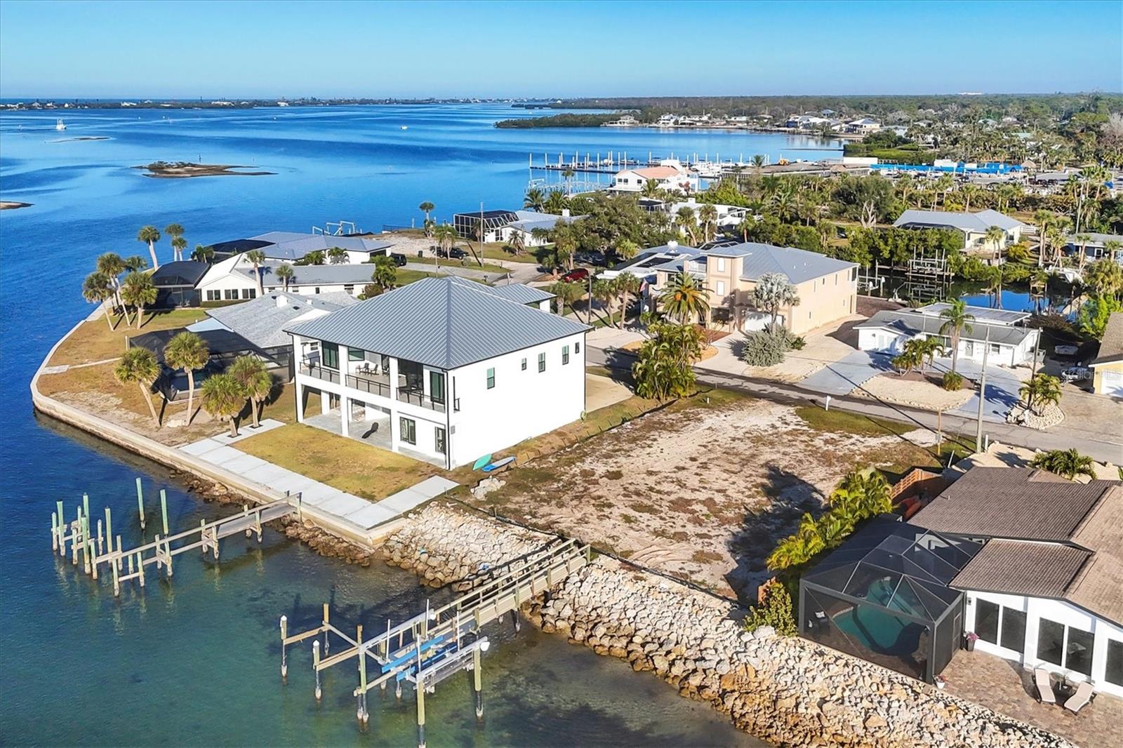 Image 7 of 9 For 16 Southwind Drive