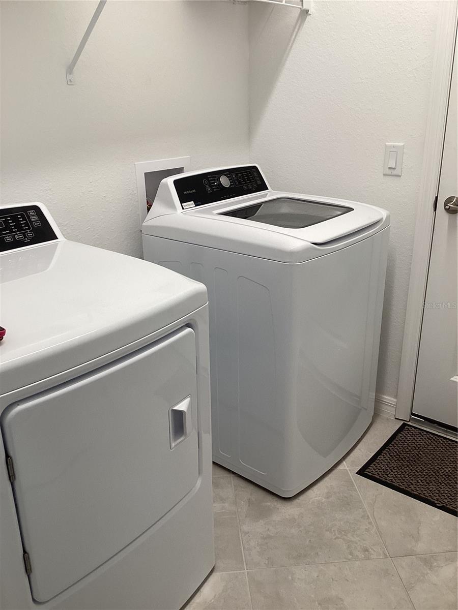 Image 13 of 16 For 1689 Saddlewood Circle