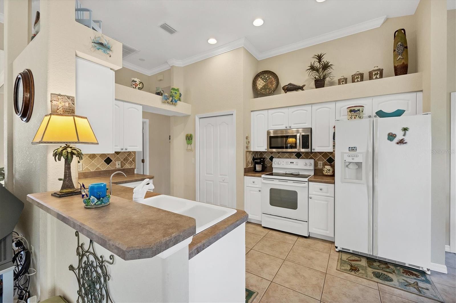 Image 11 of 36 For 9350 Gulfstream Boulevard