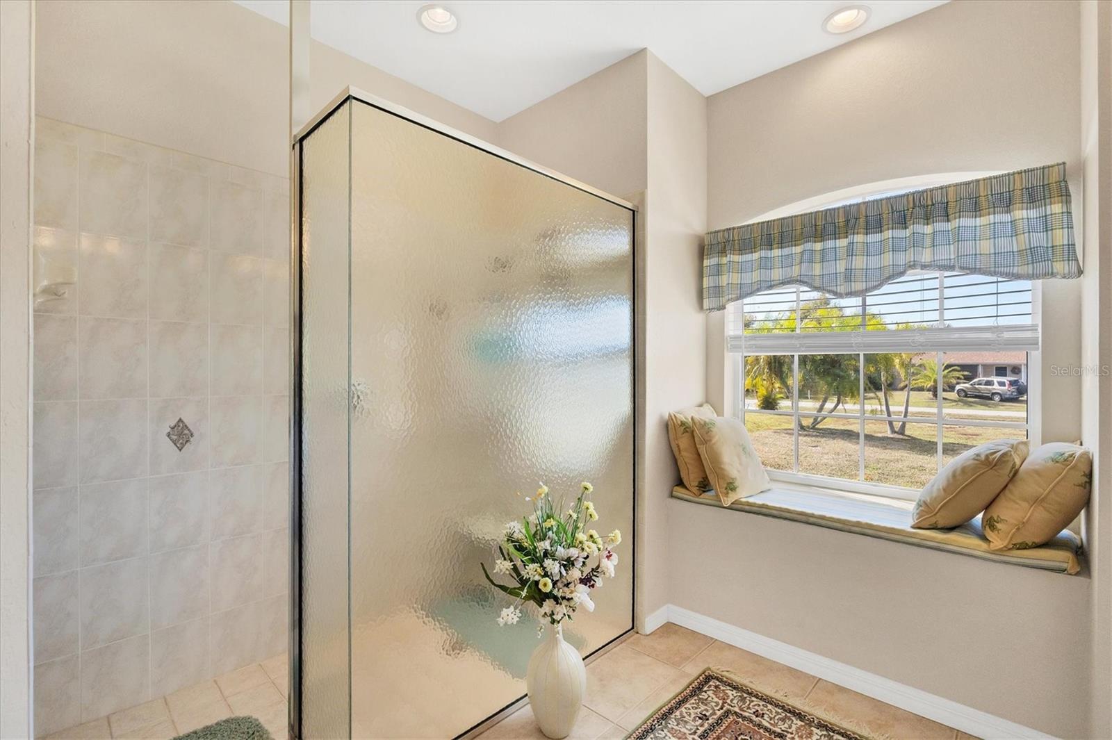 Image 28 of 36 For 9350 Gulfstream Boulevard