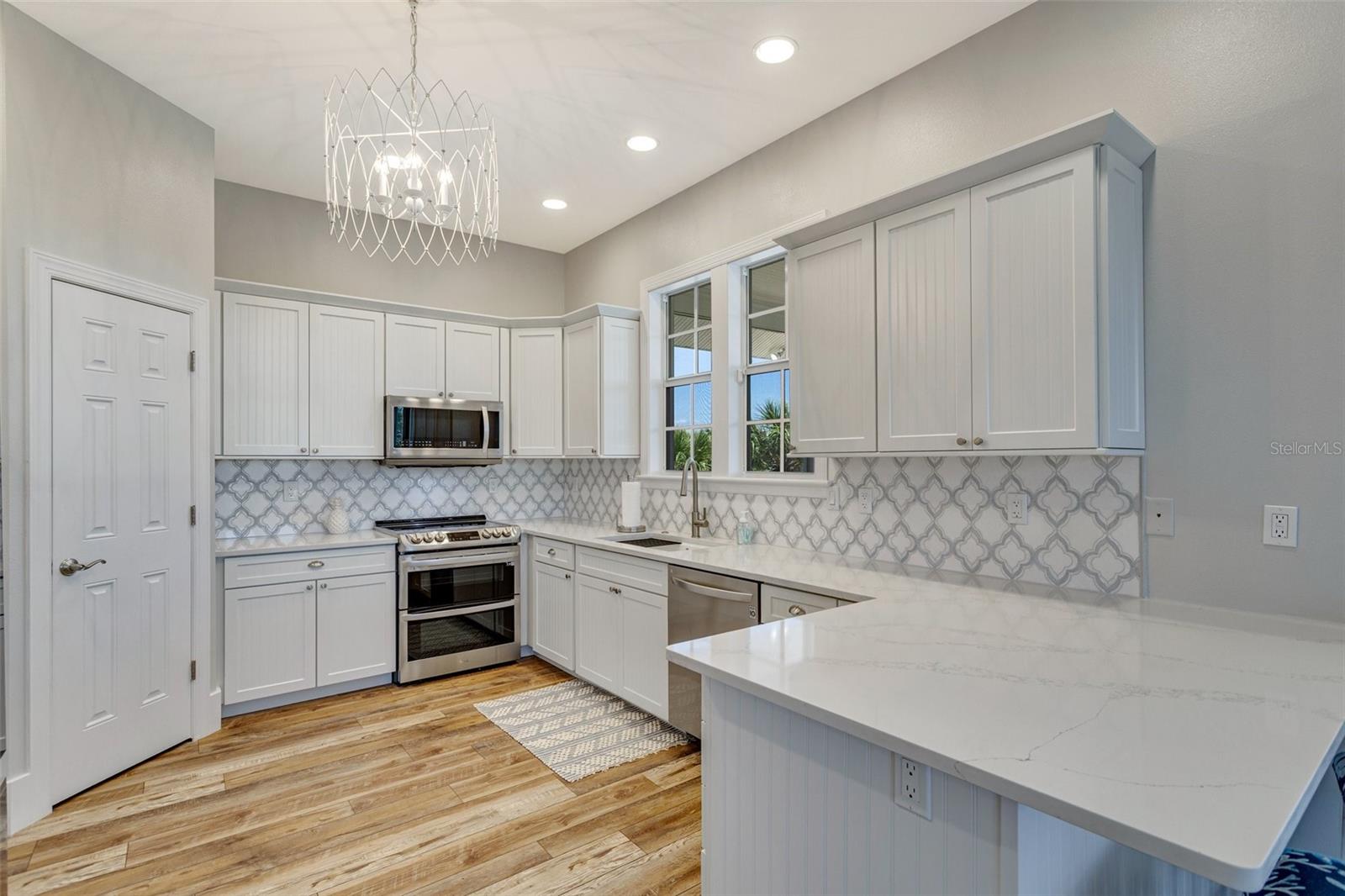 Image 10 of 56 For 32 Palm Drive