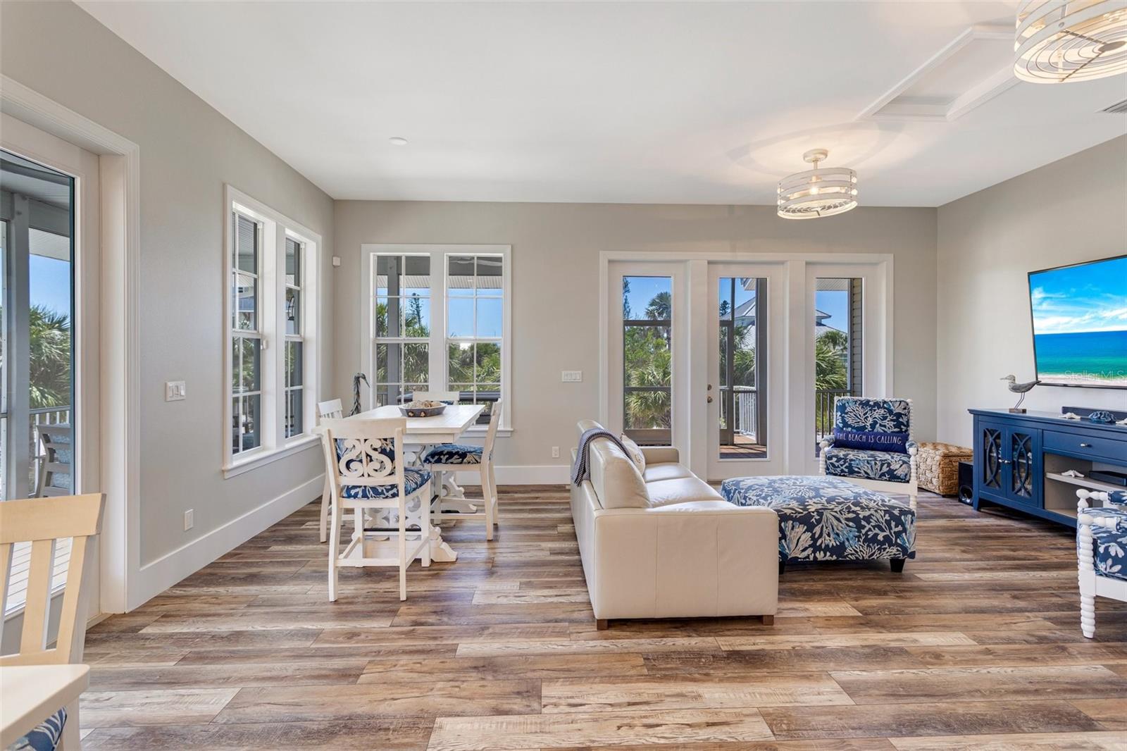 Image 15 of 56 For 32 Palm Drive