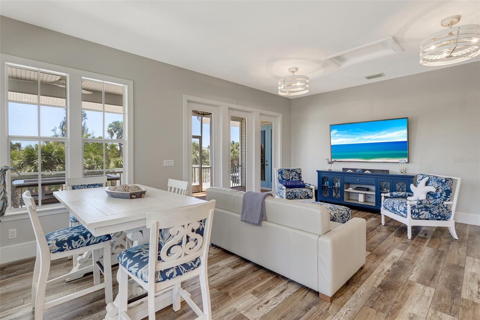 Image 17 of 56 For 32 Palm Drive