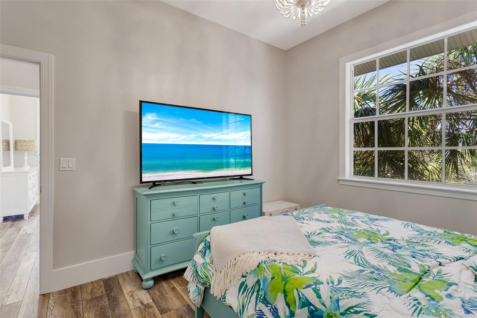 Image 27 of 56 For 32 Palm Drive