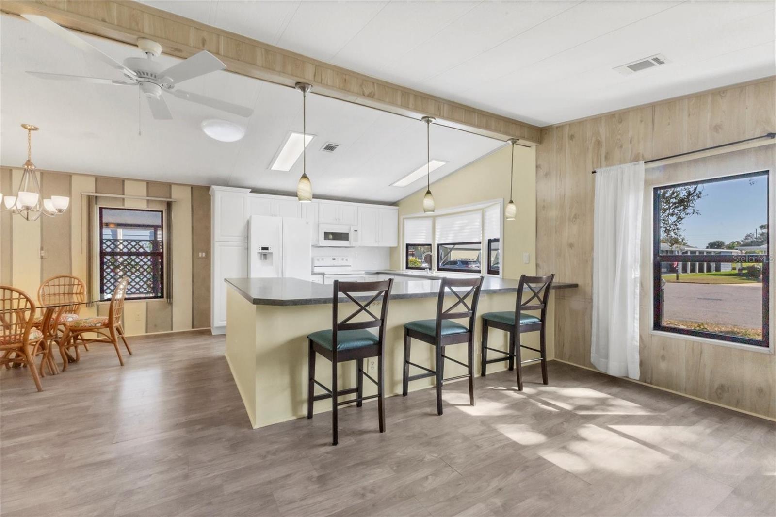 Image 21 of 58 For 804 Heathercreek Court