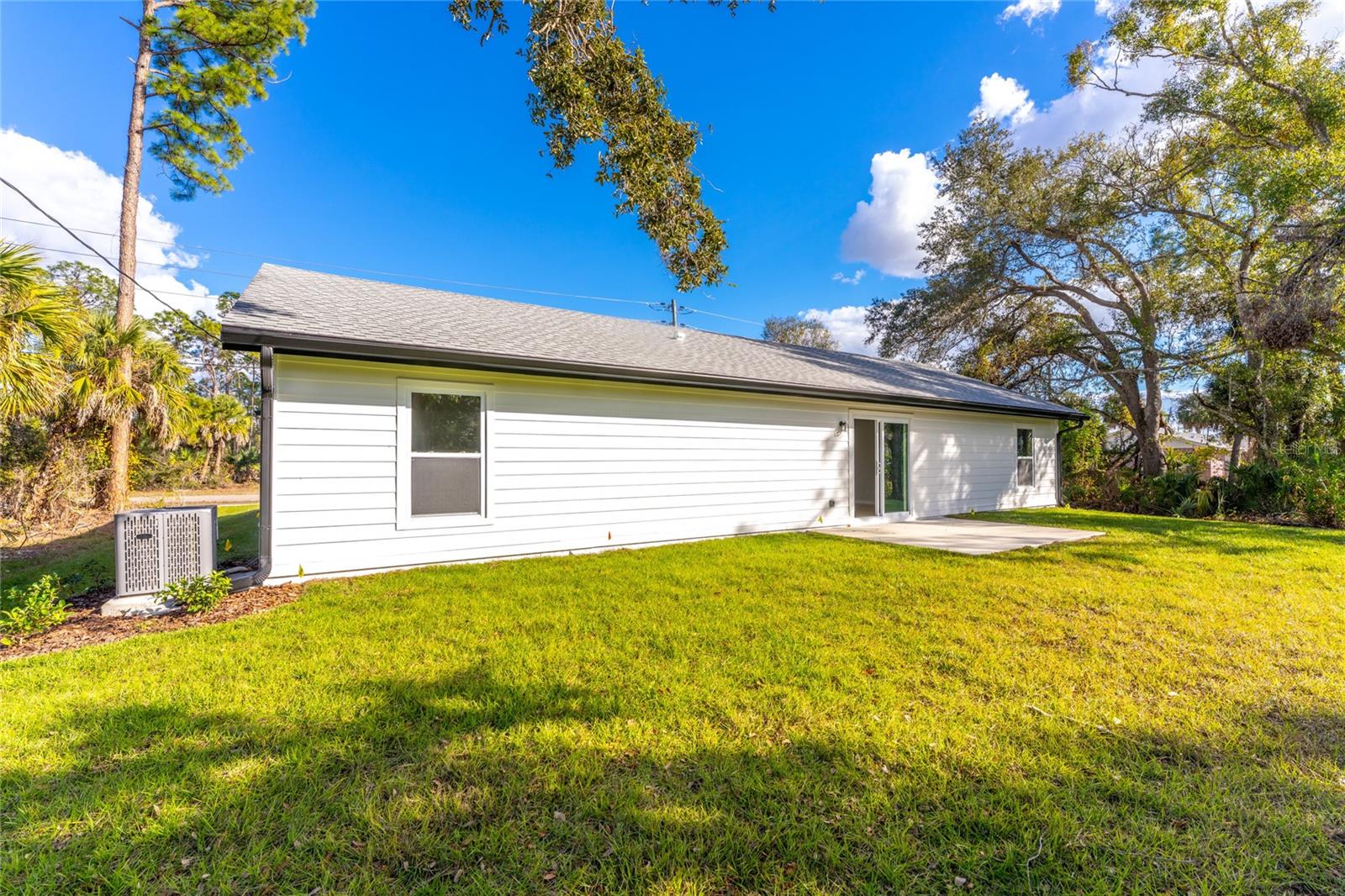 Listing photo id 39 for 5081 Chamberlain Boulevard