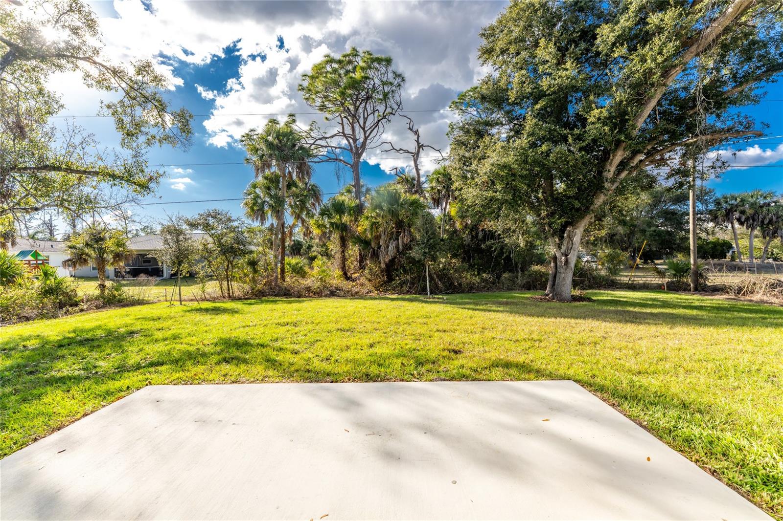 Listing photo id 41 for 5081 Chamberlain Boulevard