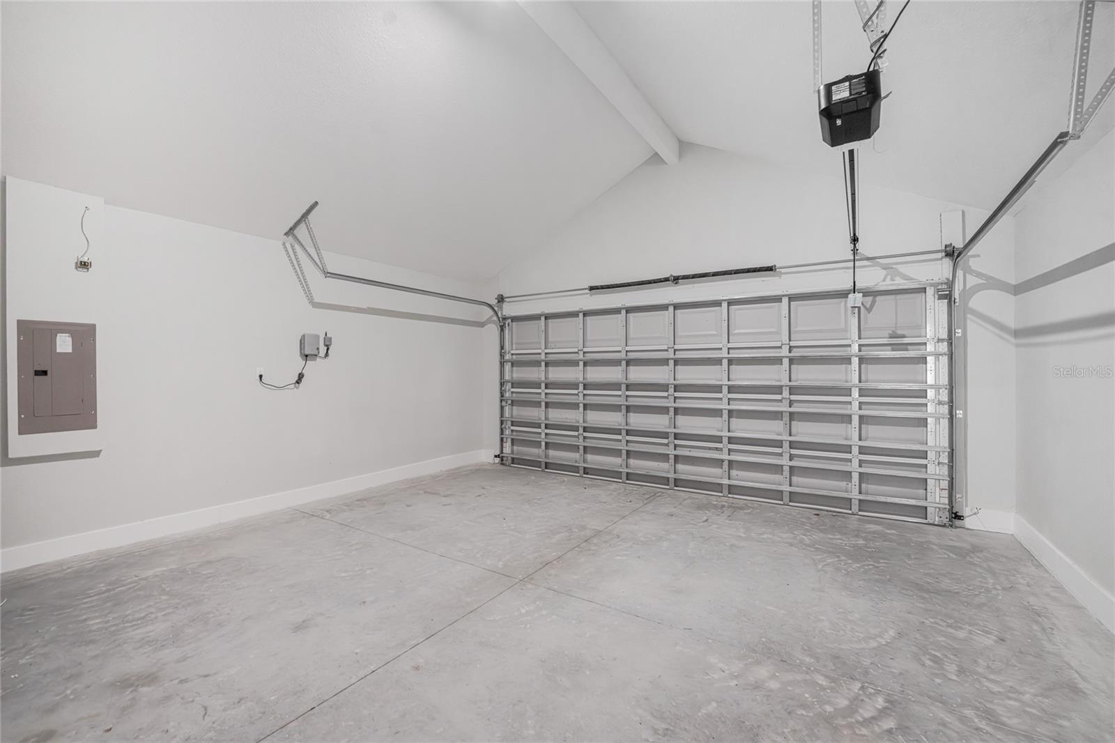 Listing photo id 45 for 5081 Chamberlain Boulevard