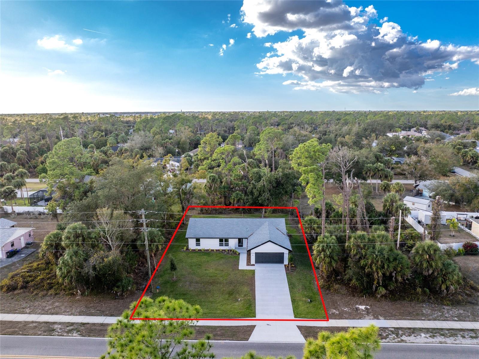 Listing photo id 3 for 5081 Chamberlain Boulevard