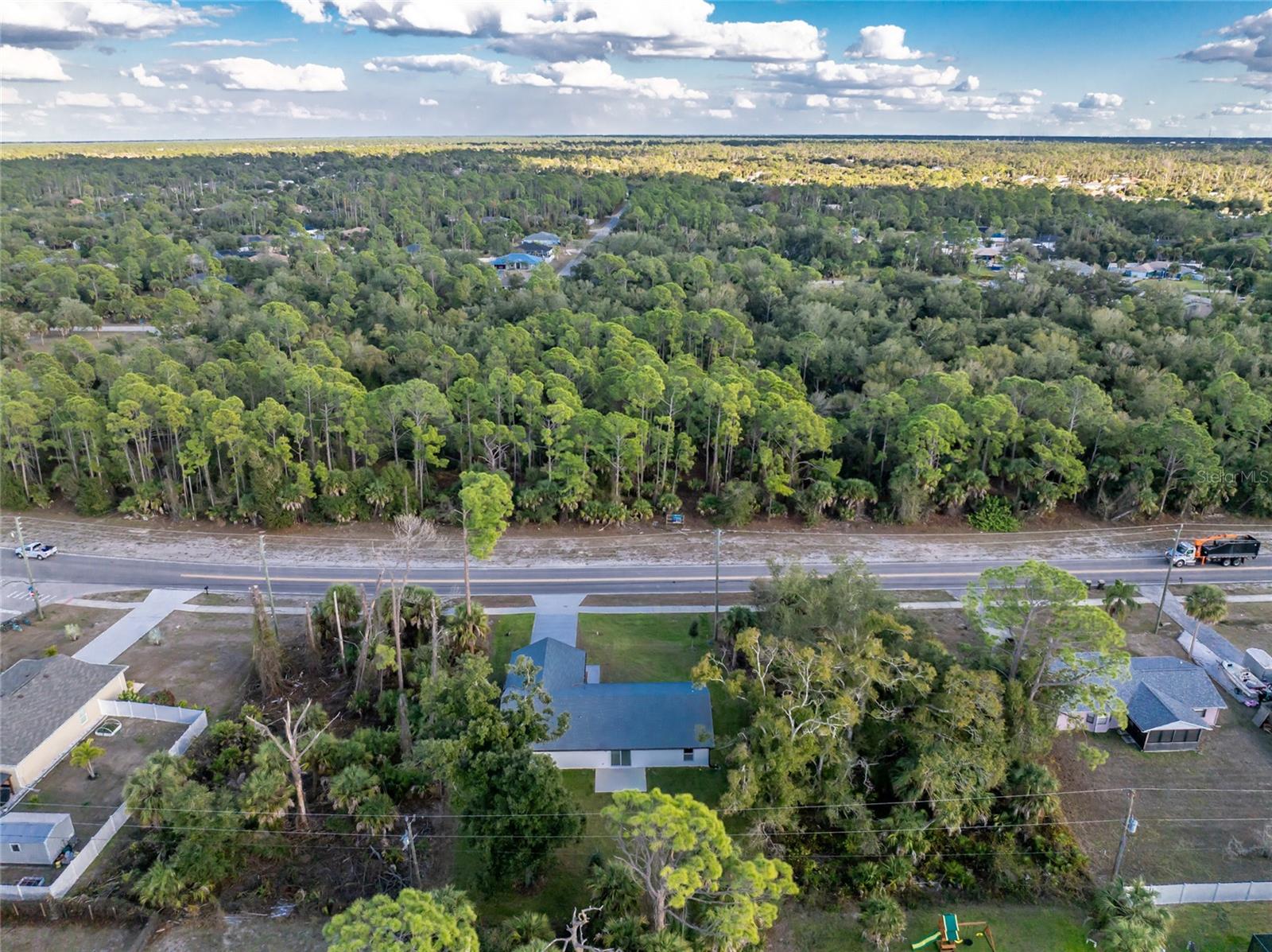 Listing photo id 51 for 5081 Chamberlain Boulevard